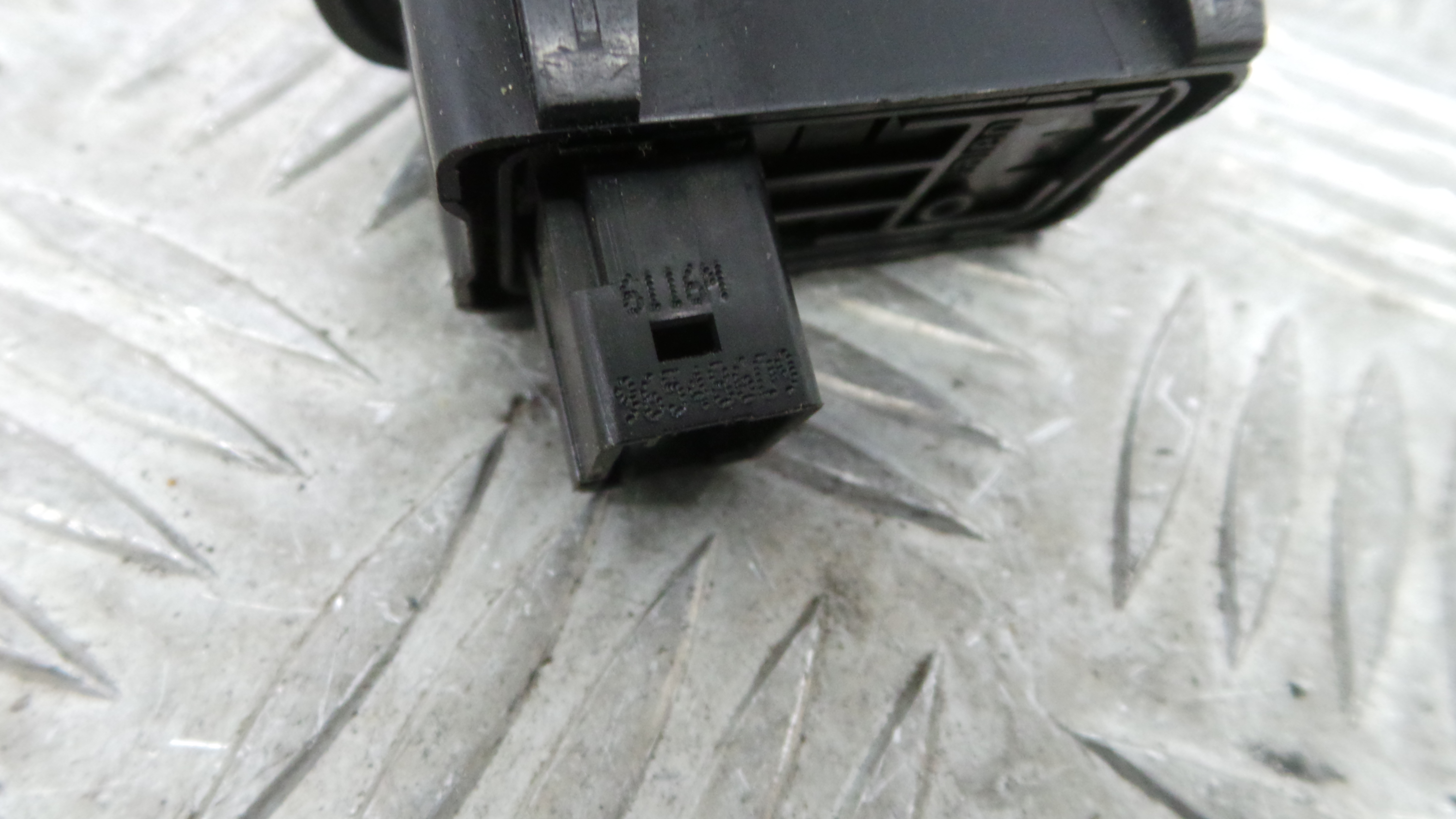 Interruptor / Comando Elevador Vidro Trás Esq 96548609 - PEUGEOT 207 (WA_, WC_), 207/207+ (WA_, WC_-36757134