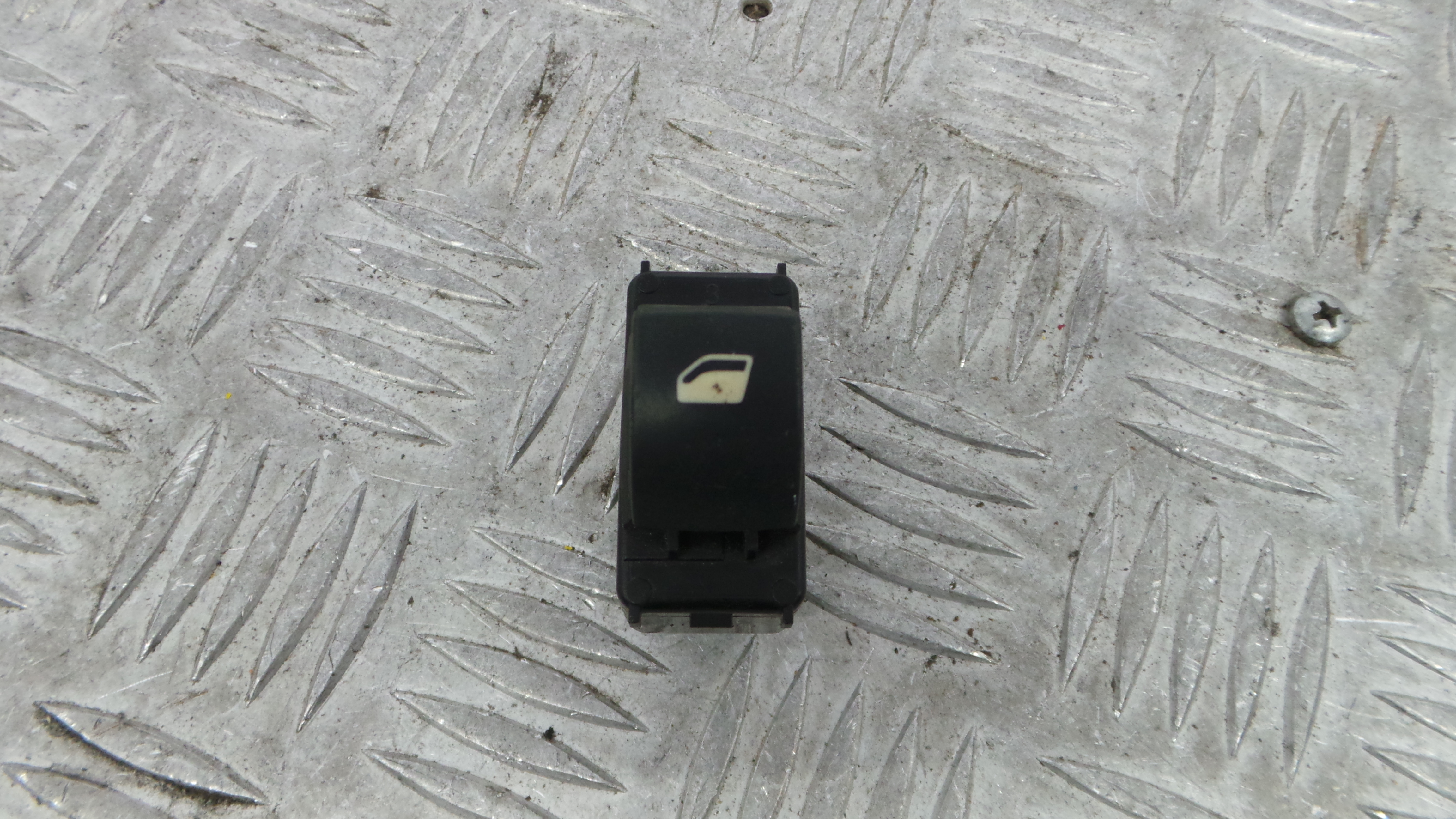 Interruptor / Comando Elevador Vidro Frente Esq  96624281 - CITROËN BERLINGO Caixa/monovolume (B9)-36757140