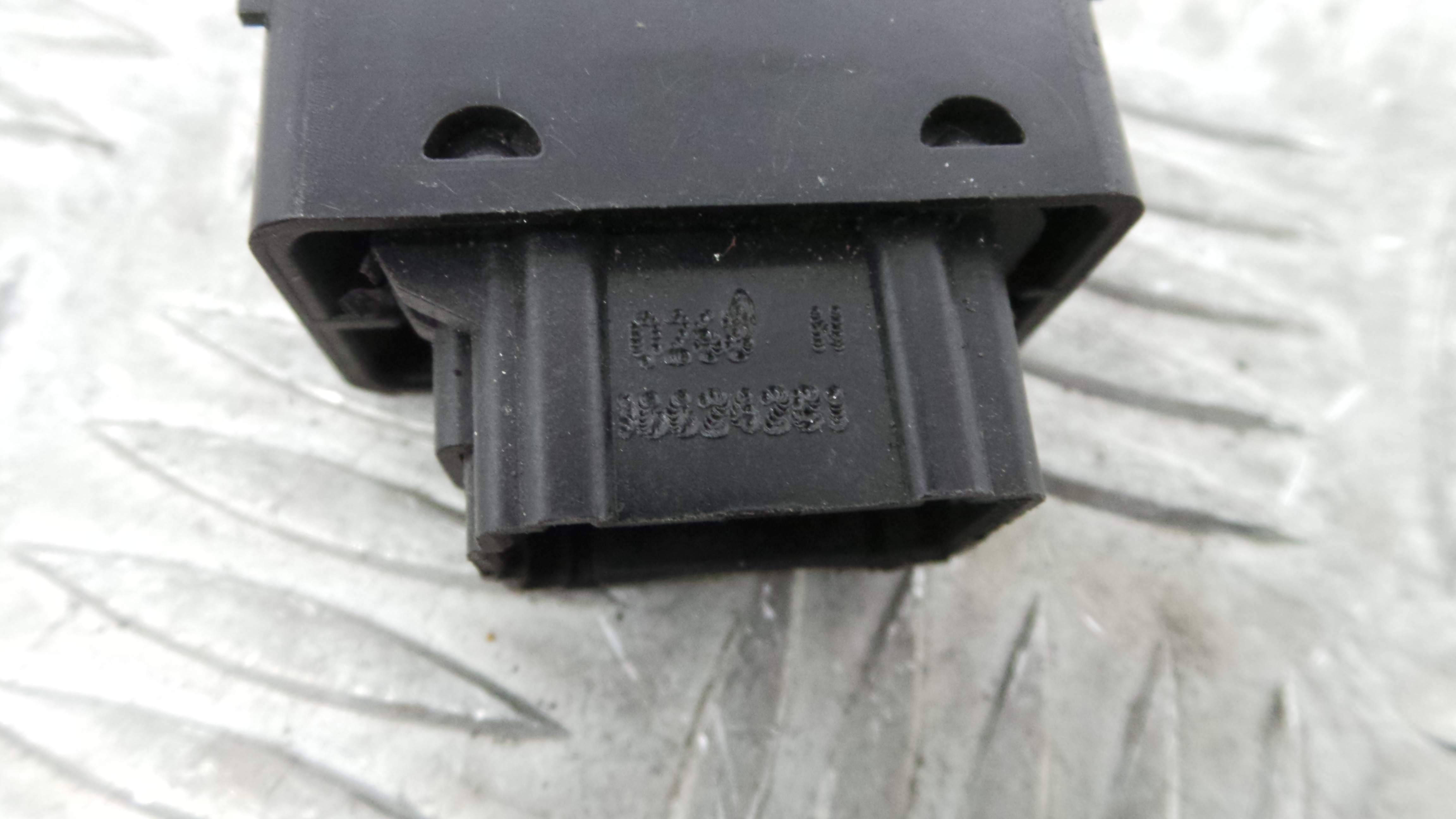 Interruptor / Comando Elevador Vidro Frente Esq  96624281 - CITROËN BERLINGO Caixa/monovolume (B9)-36757140