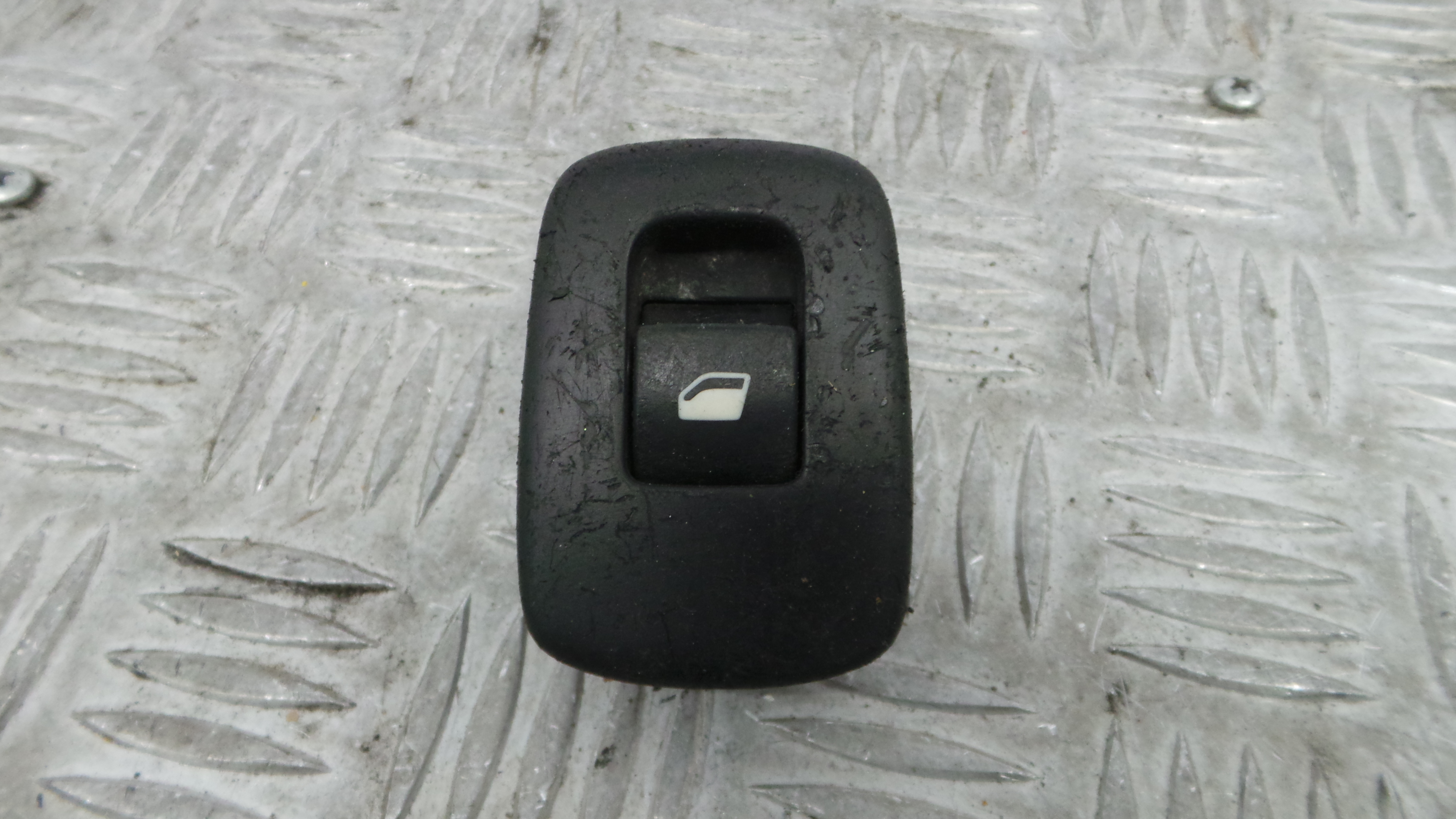 Interruptor / Comando Elevador Vidro Trás Esq 96548609 - PEUGEOT 207 (WA_, WC_), 207/207+ (WA_, WC_-36757218