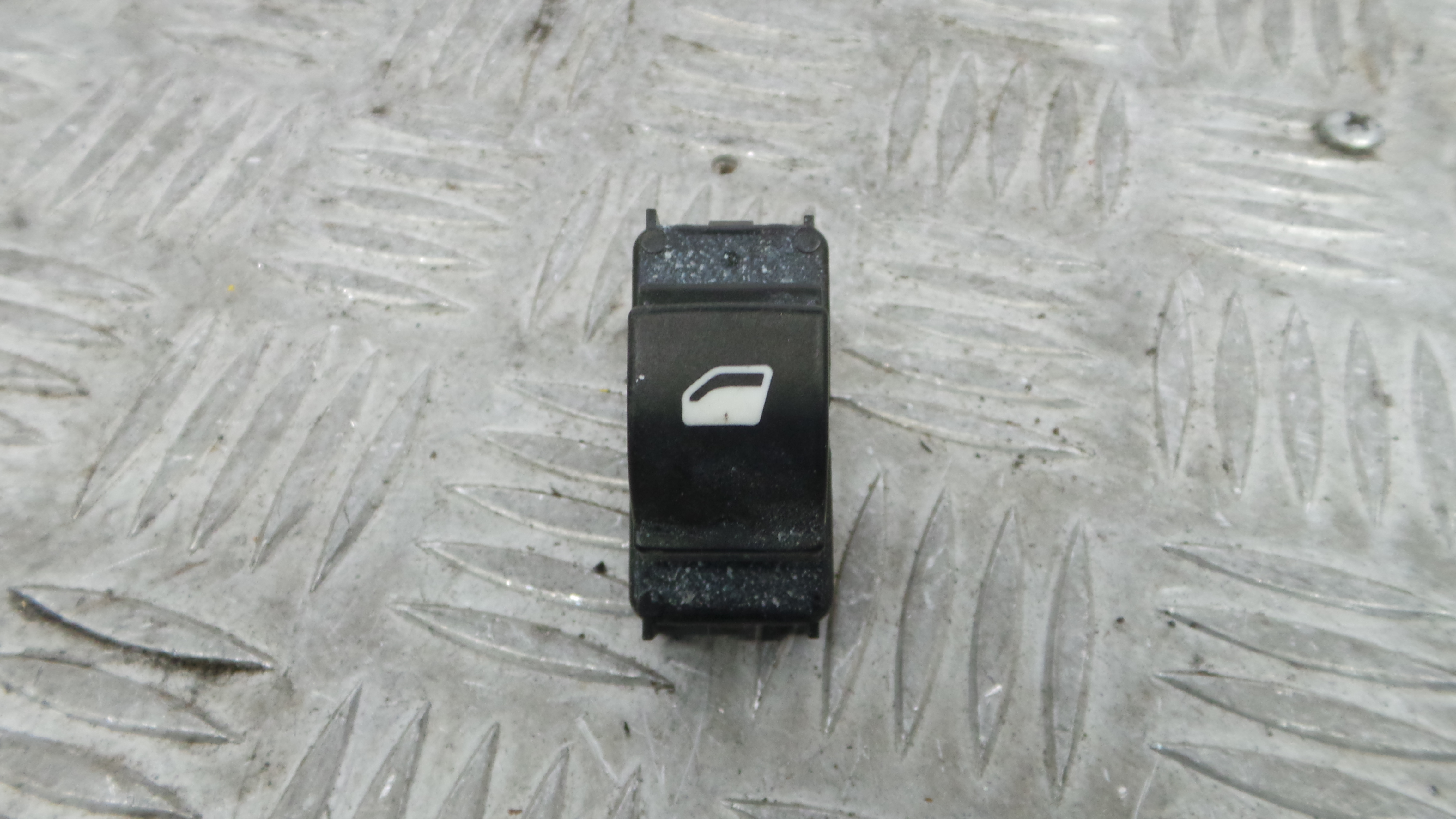 Interruptor / Comando Elevador Vidro Trás Dto 96762292ZD - PEUGEOT 308 II (LB_, LP_, LW_, LH_, L3_)-36757223 Interruptor / Comando Elevador Vidro Trás Dto 96762292ZD - PEUGEOT 308 II (LB_, LP_, LW_, LH_, L3_)-36757223