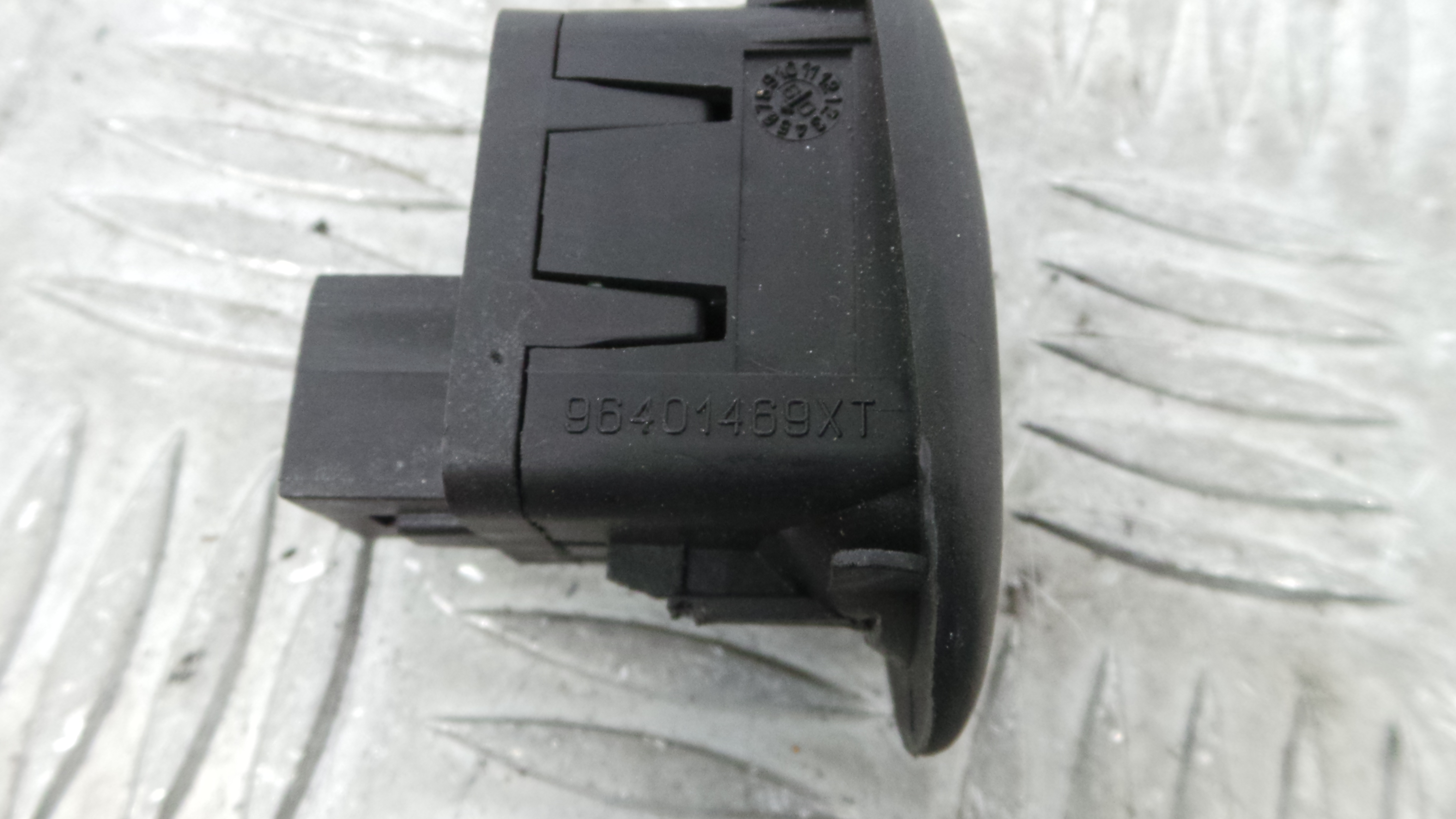 Interruptor / Comando Elevador Vidro Frente Dto  96401469XT - CITROËN C3 I (FC_, FN_)-36757226