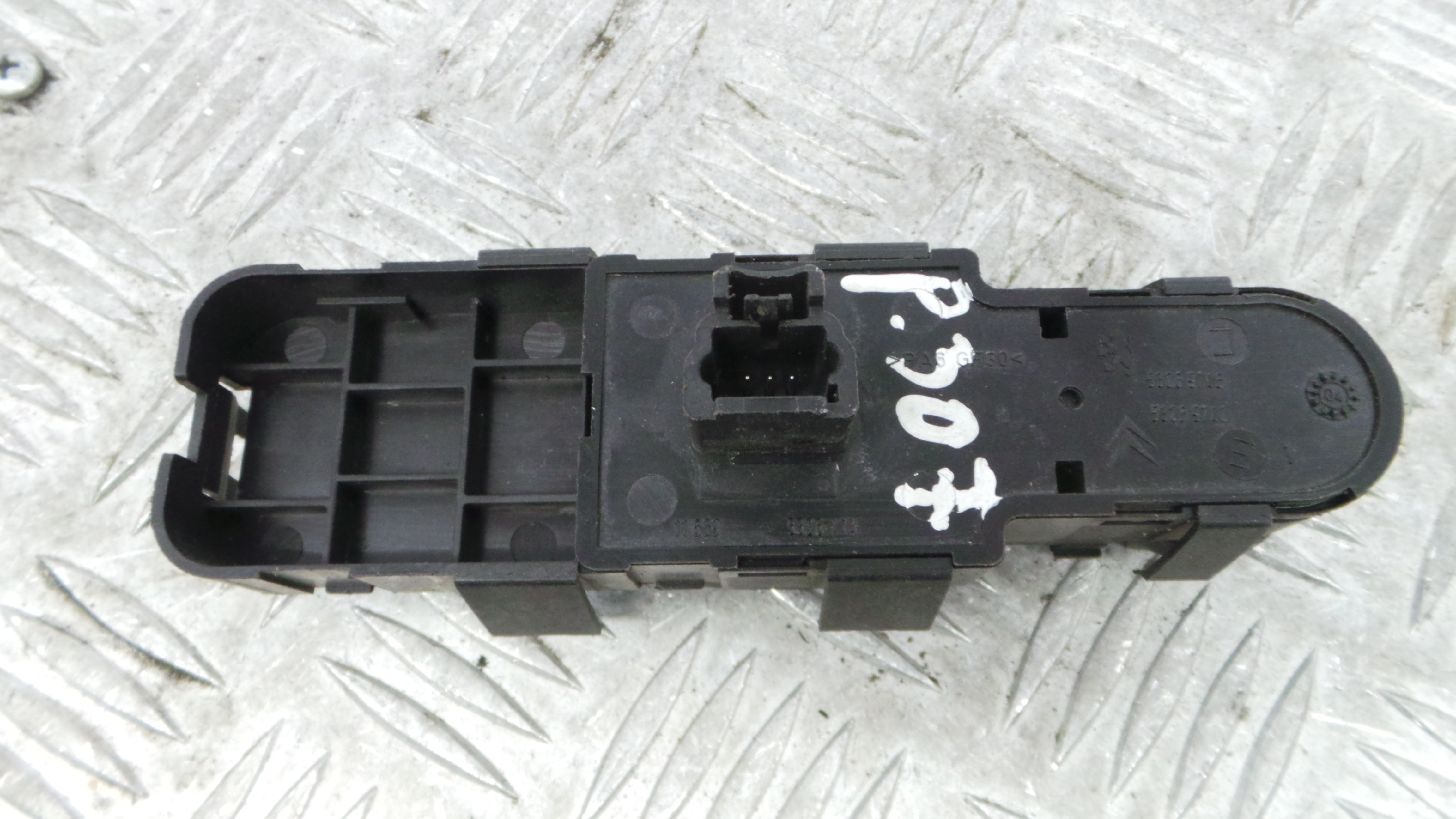 Interruptor / Comando Elevador Vidro Frente Esq 96351622XT - PEUGEOT 307 (3A/C)-36757243