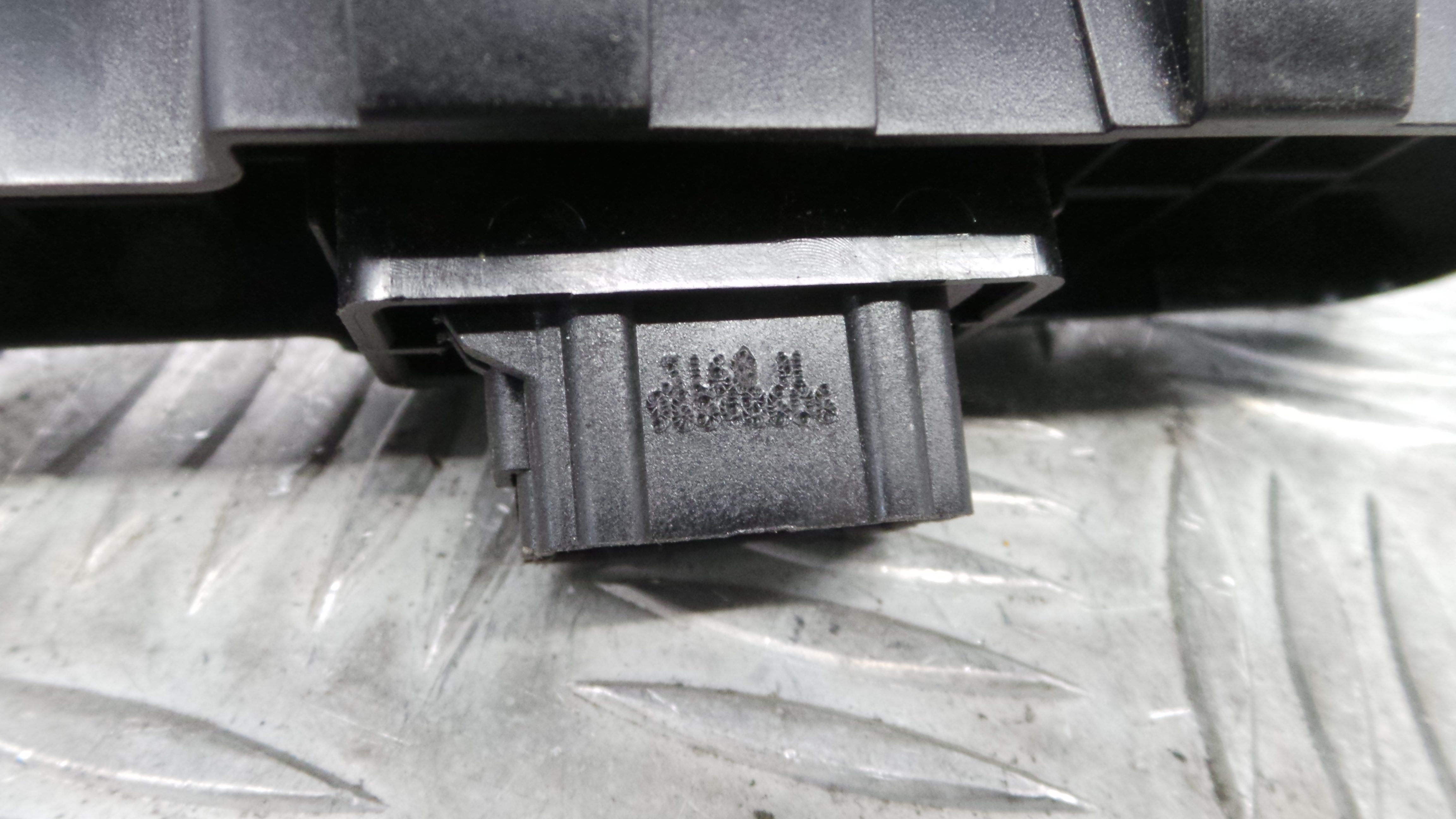 Interruptor / Comando Elevador Vidro Frente Dto 96548606 - PEUGEOT 207 (WA_, WC_), 207/207+ (WA_, W-36757247