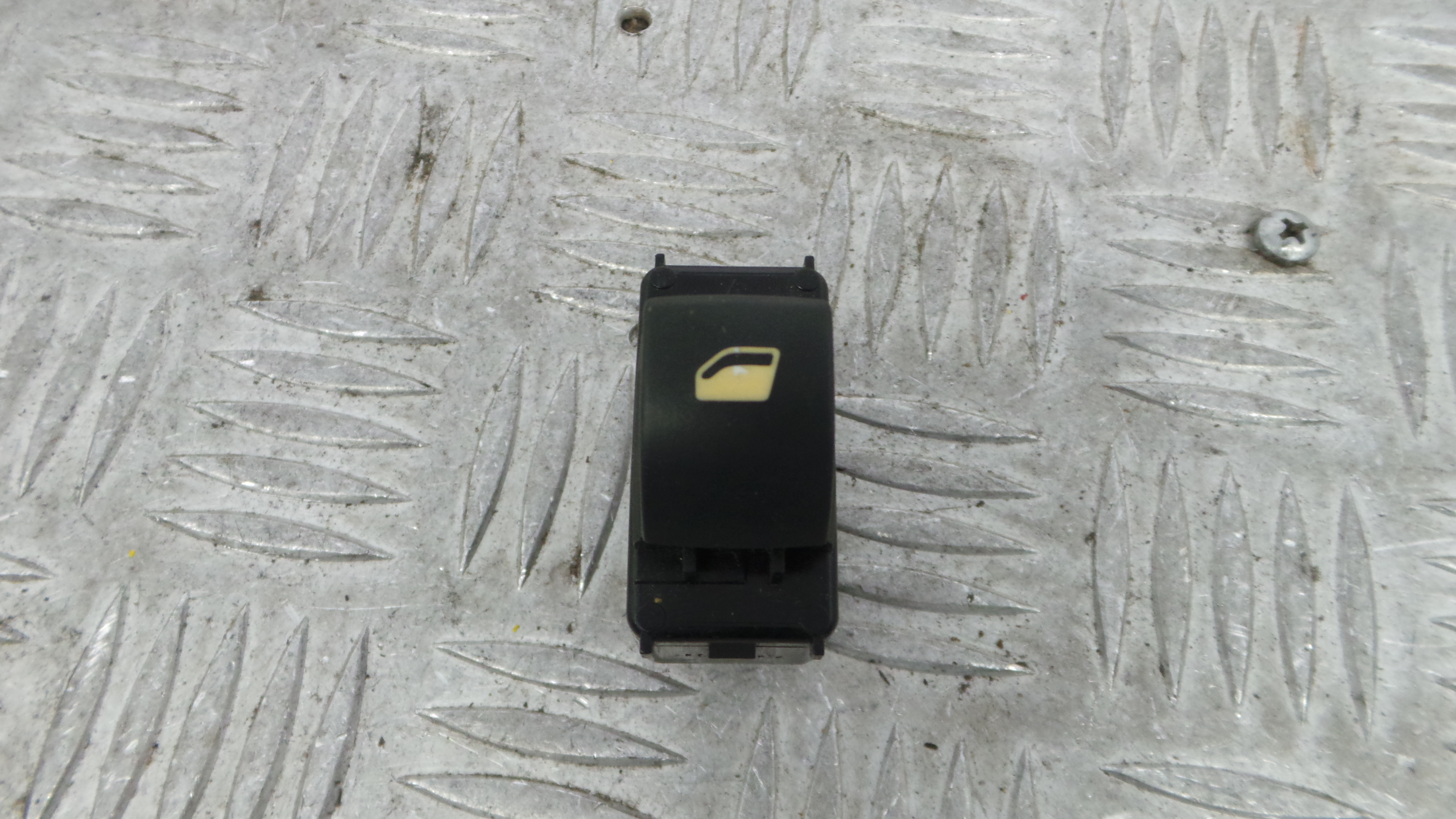 Interruptor / Comando Elevador Vidro Frente Dto 96624281 - CITROËN BERLINGO Caixa/monovolume (B9)-36757253 Interruptor / Comando Elevador Vidro Frente Dto 96624281 - CITROËN BERLINGO Caixa/monovolume (B9)-36757253