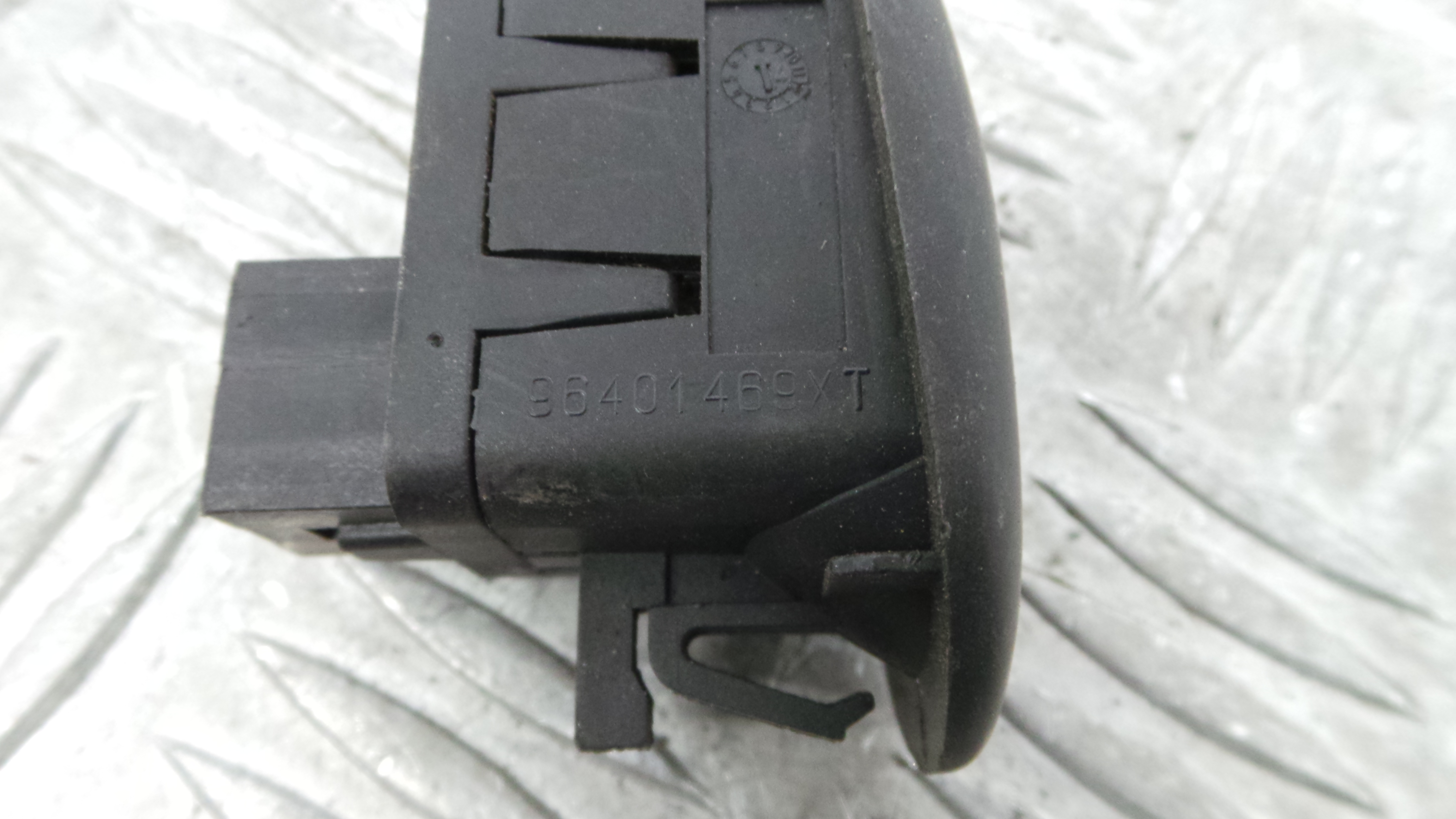 Interruptor / Comando Elevador Vidro Frente Dto  96401469XT - CITROËN C2 (JM_)-36758214