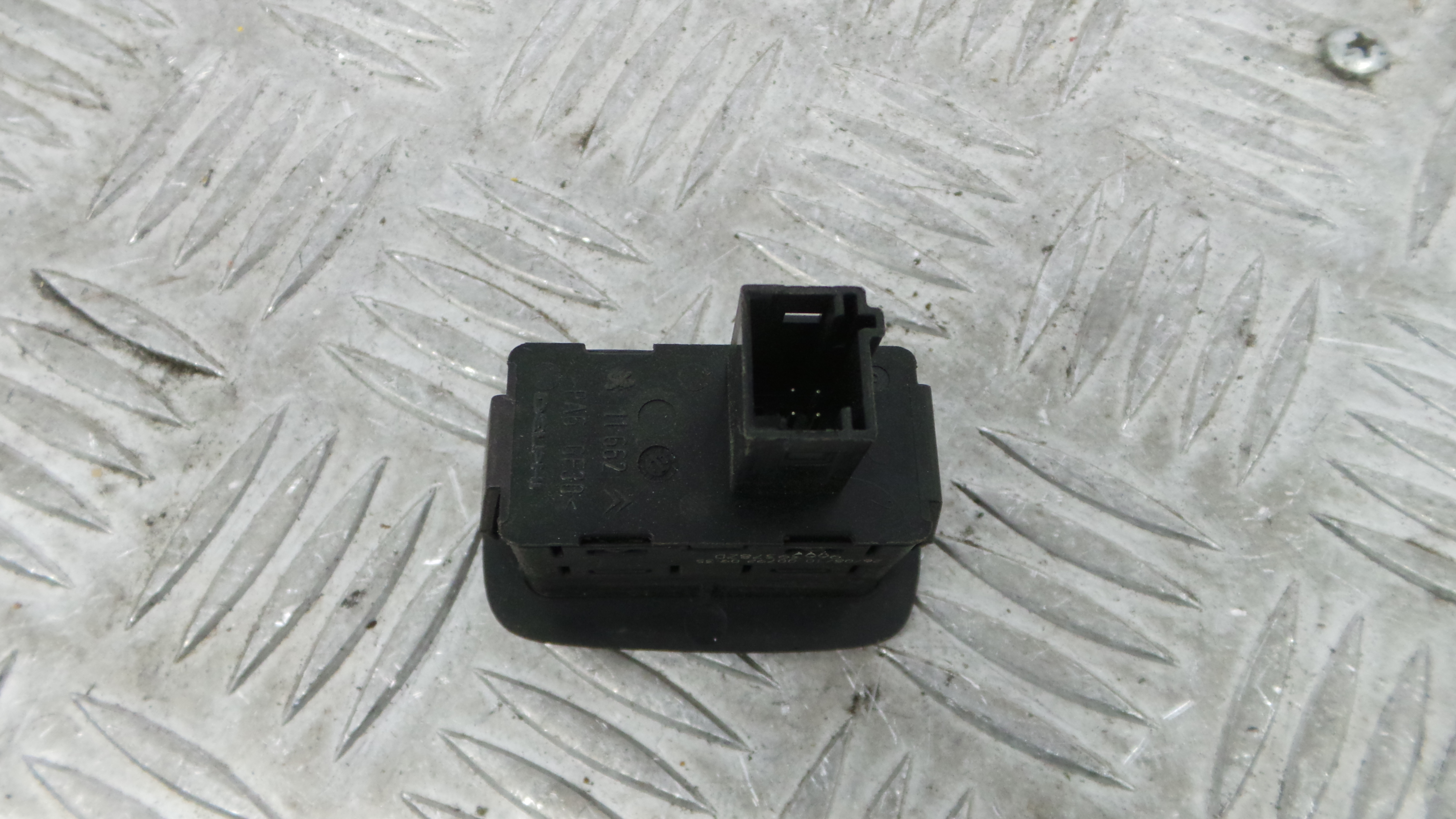 Interruptor / Comando Elevador Vidro Trás Esq 96639378ZD - CITROËN C4 PICASSO I Veículo multiuso -36758219