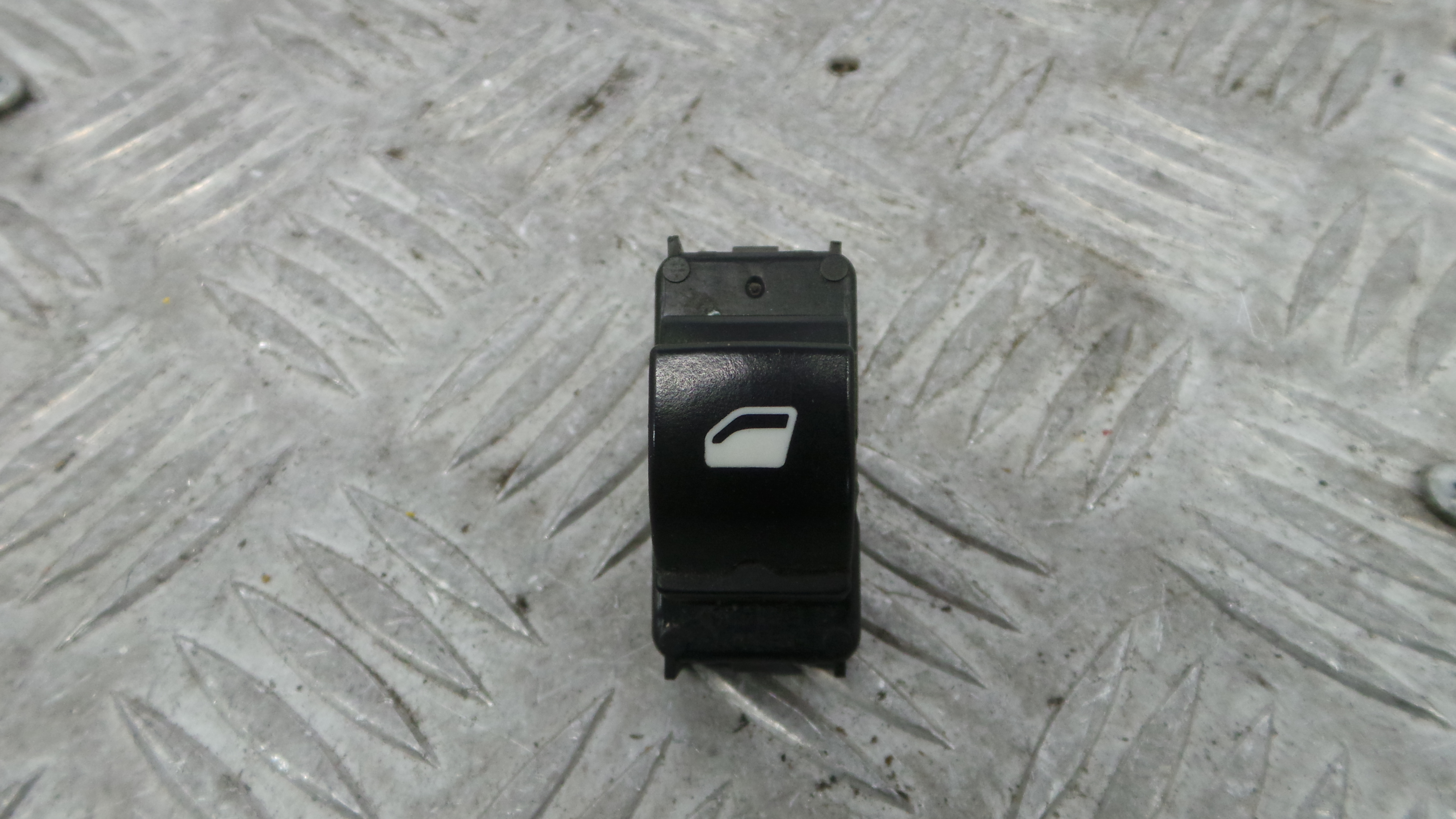 Interruptor / Comando Elevador Vidro Frente Dto 96762292ZD - CITROËN C4 PICASSO I Veículo multius-36758229 Interruptor / Comando Elevador Vidro Frente Dto 96762292ZD - CITROËN C4 PICASSO I Veículo multius-36758229