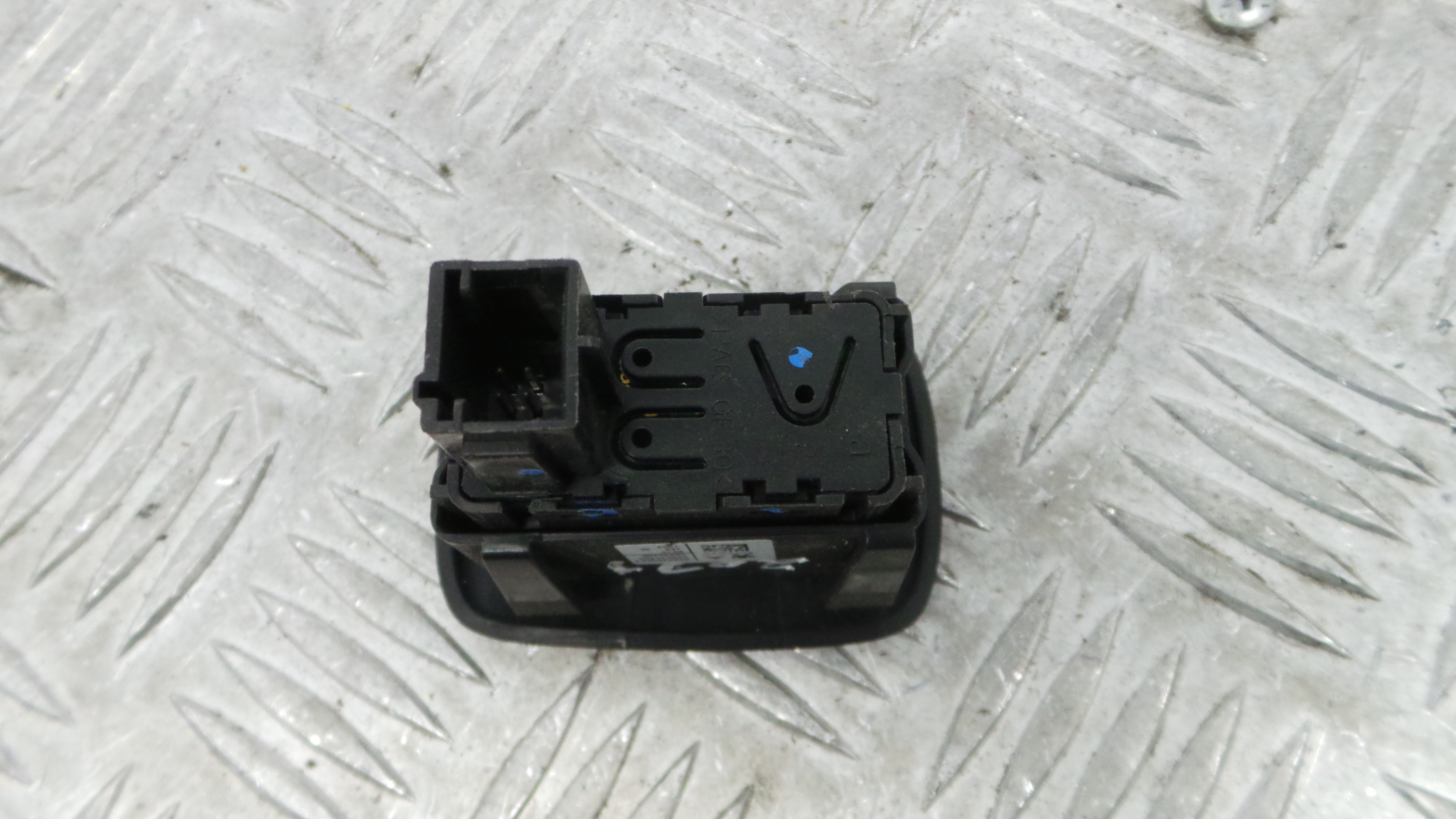 Interruptor / Comando Elevador Vidro Trás Esq 96637535XT - CITROËN C3 II (SC_)-36758243