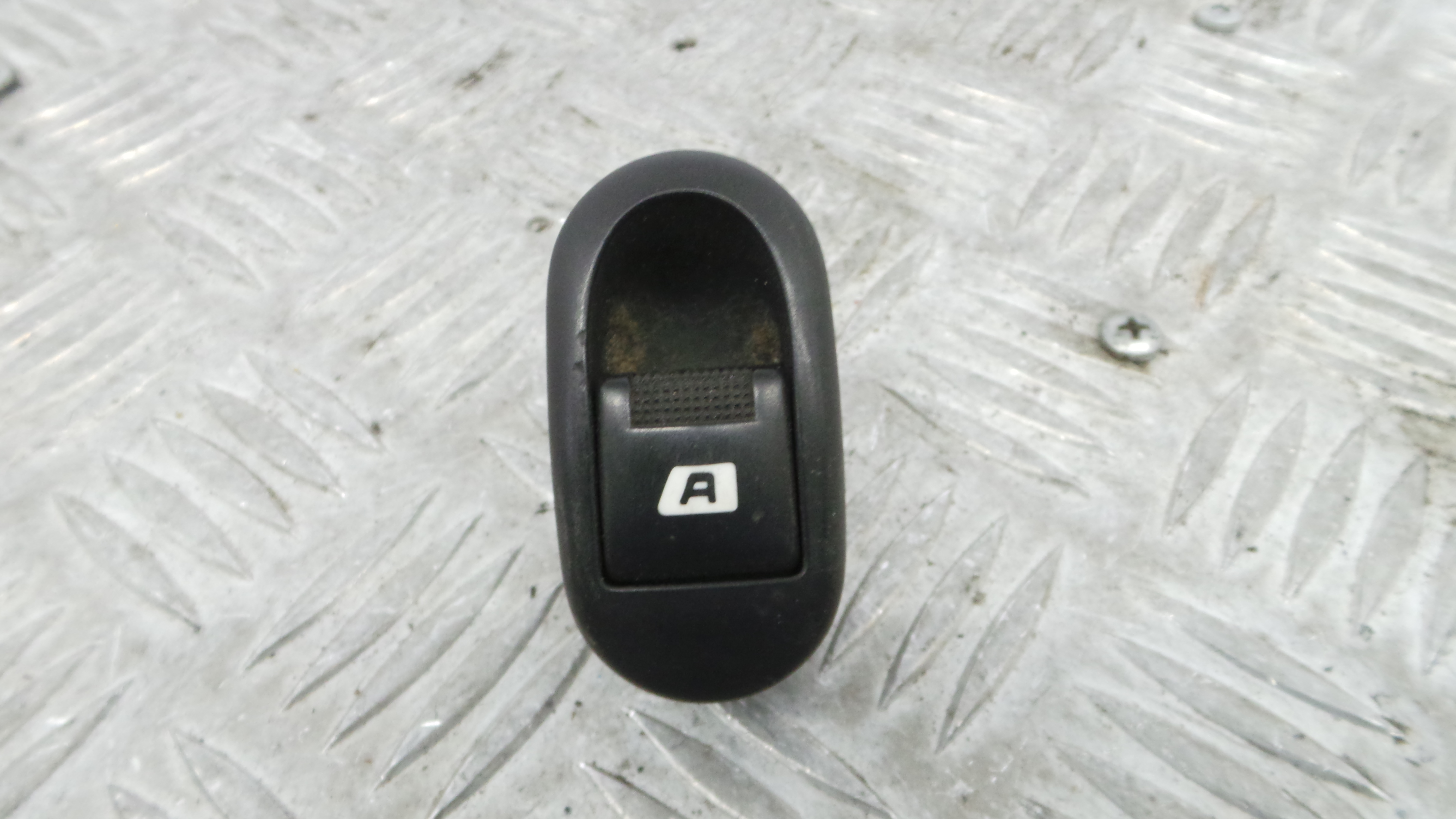 Interruptor / Comando Elevador Vidro Frente Dto 96401469XT - CITROËN C2 (JM_)-36758246 Interruptor / Comando Elevador Vidro Frente Dto 96401469XT - CITROËN C2 (JM_)-36758246