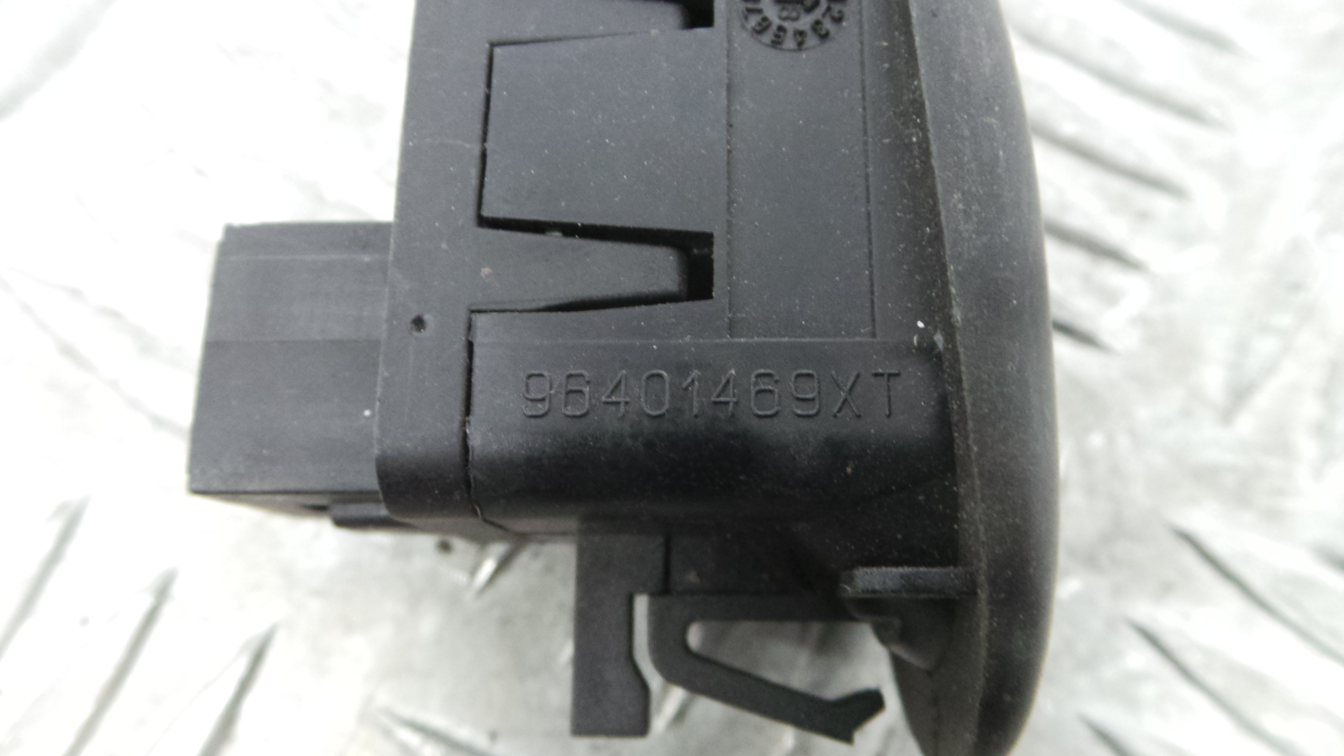 Interruptor / Comando Elevador Vidro Frente Dto  96401469XT - CITROËN C2 (JM_)-36758246