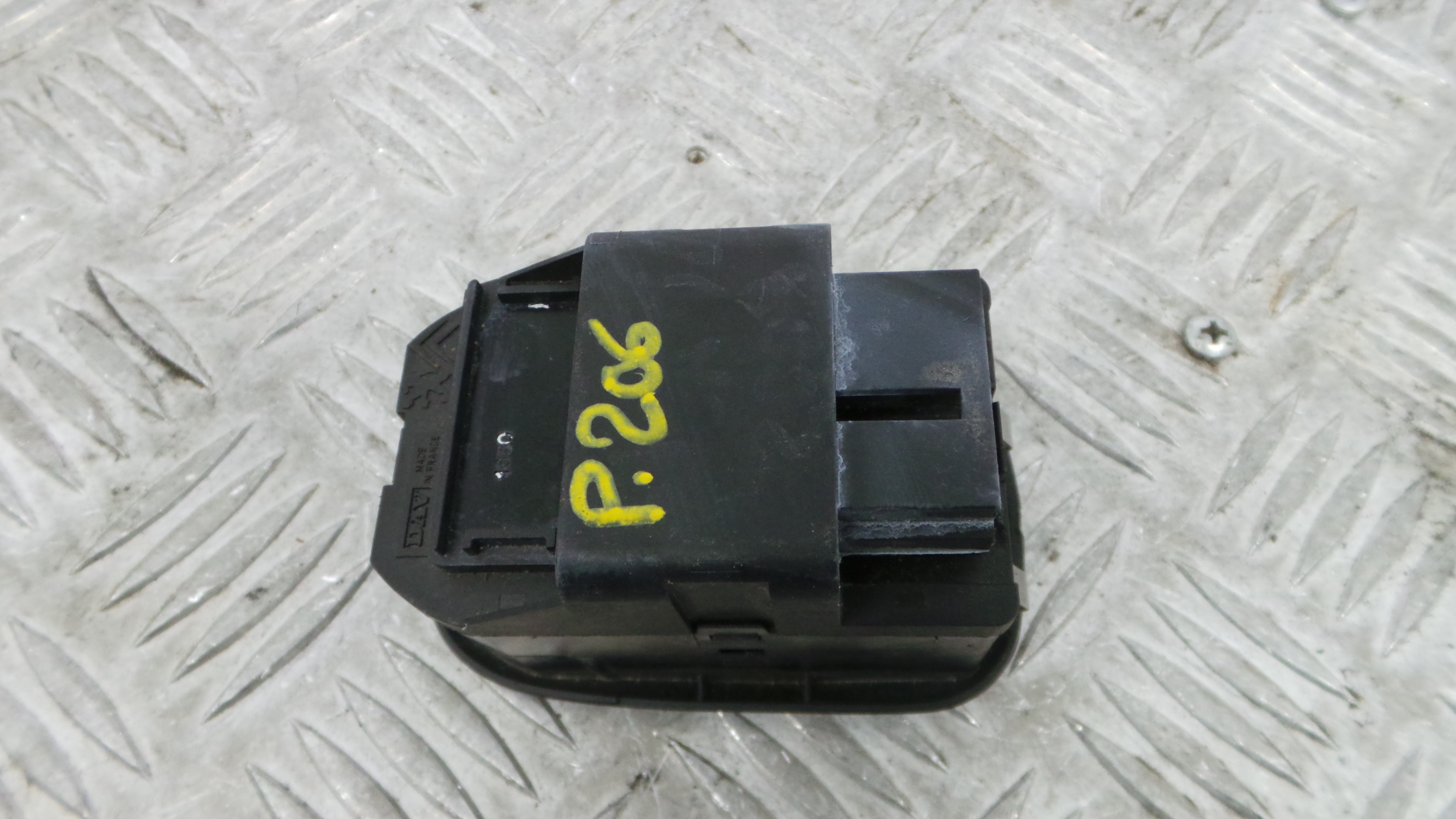 Interruptor / Comando Elevador Vidro Frente Esq 6552WQ - PEUGEOT 206 Hatchback (2A/C)-36758420