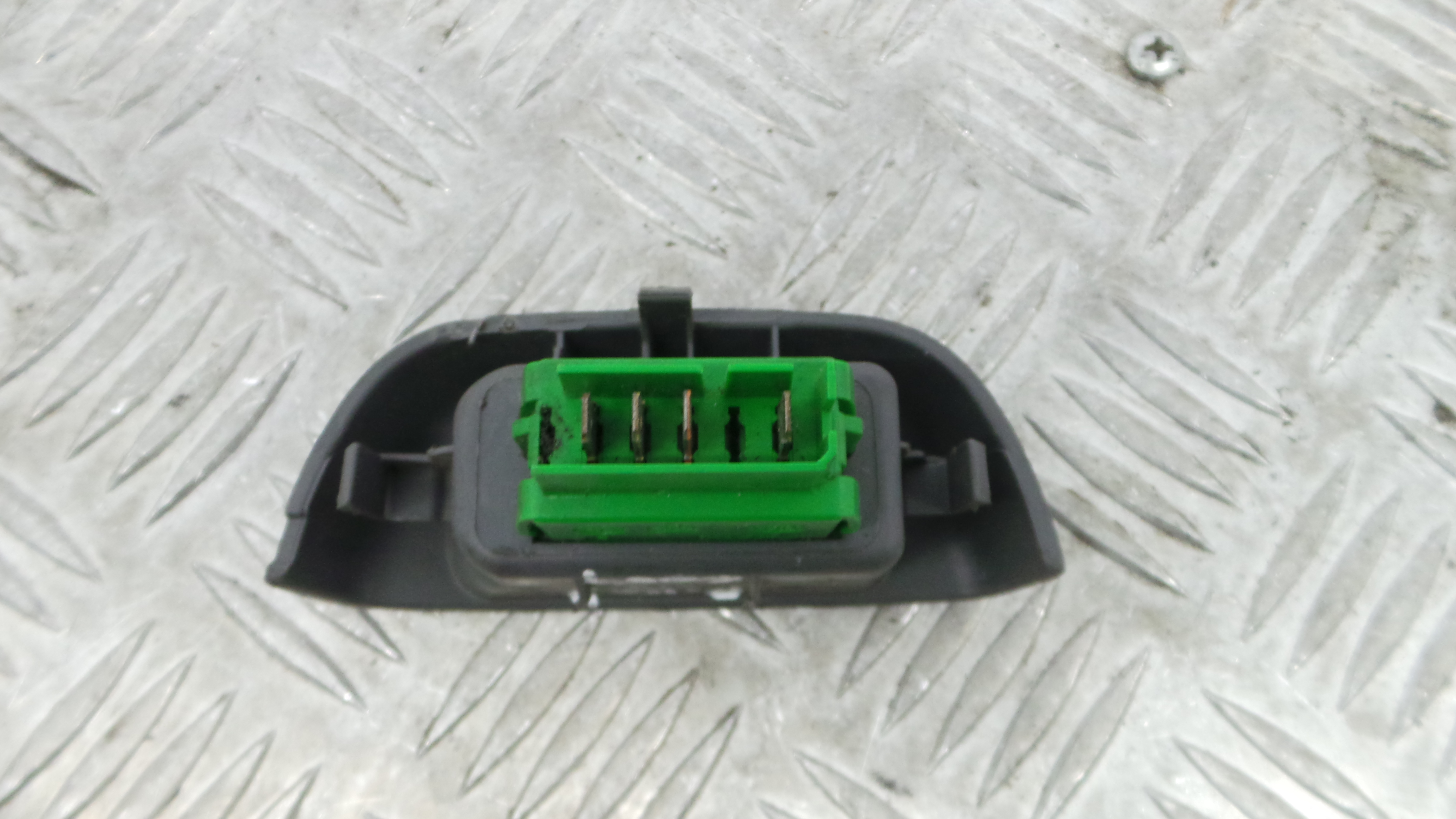 Interruptor / Comando Elevador Vidro Frente Esq  84810-0H010A - PEUGEOT 107 (PM_, PN_)-36758442