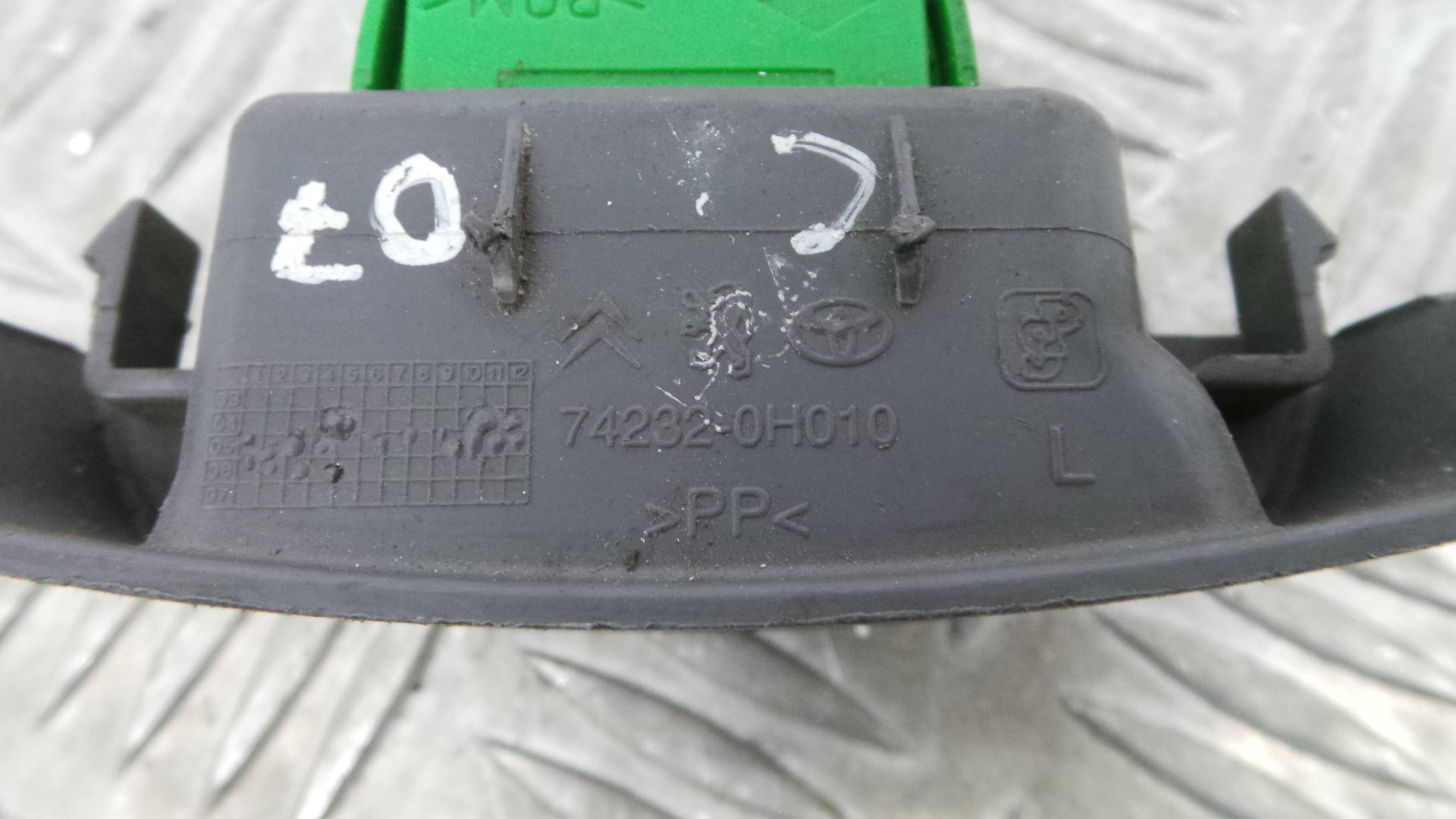 Interruptor / Comando Elevador Vidro Frente Esq  74232-0H010 - CITROËN C1 (PM_, PN_)-36758446