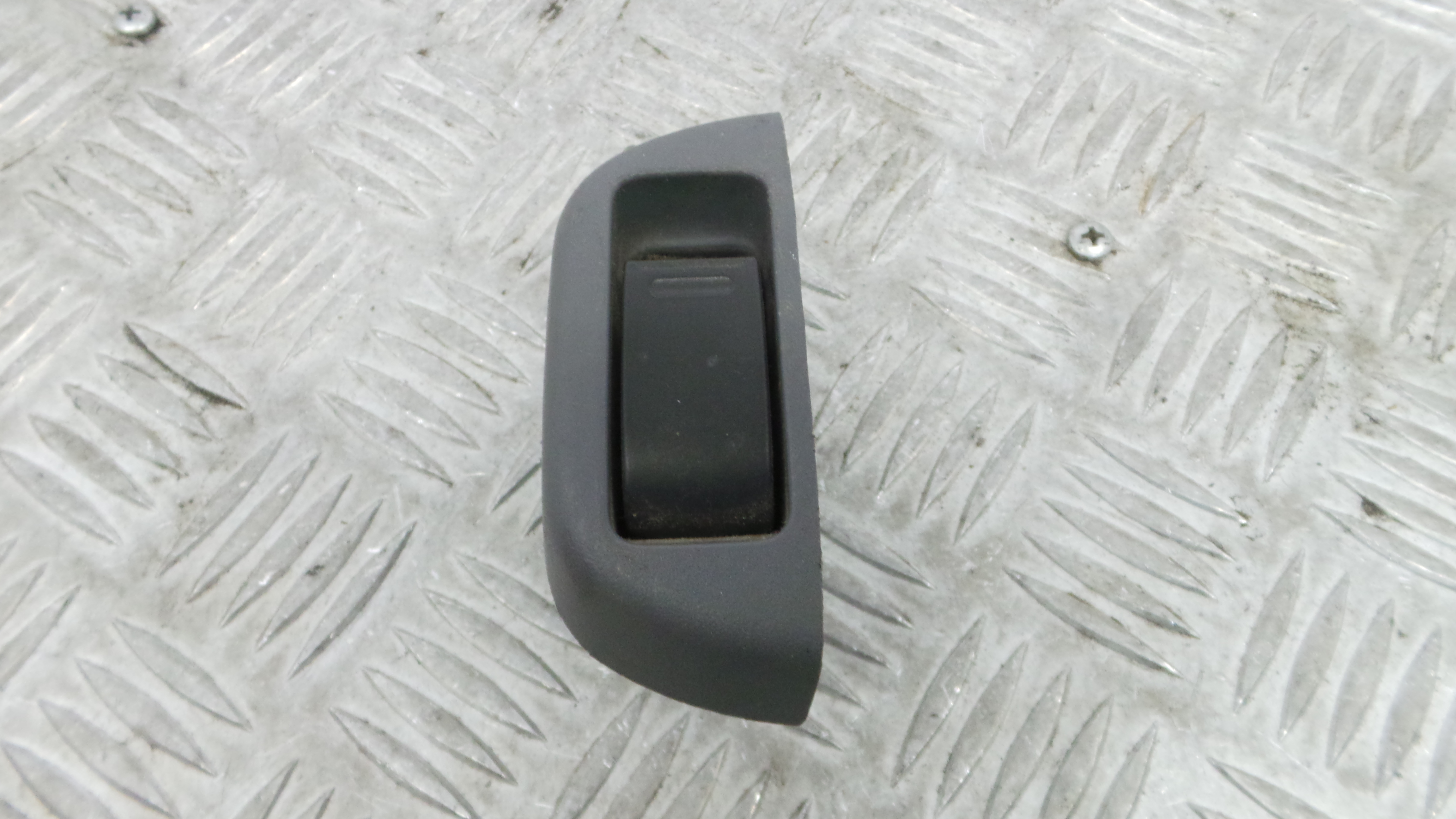 Interruptor / Comando Elevador Vidro Frente Dto 74231-0H010 - PEUGEOT 107 (PM_, PN_)-36758450 Interruptor / Comando Elevador Vidro Frente Dto 74231-0H010 - PEUGEOT 107 (PM_, PN_)-36758450