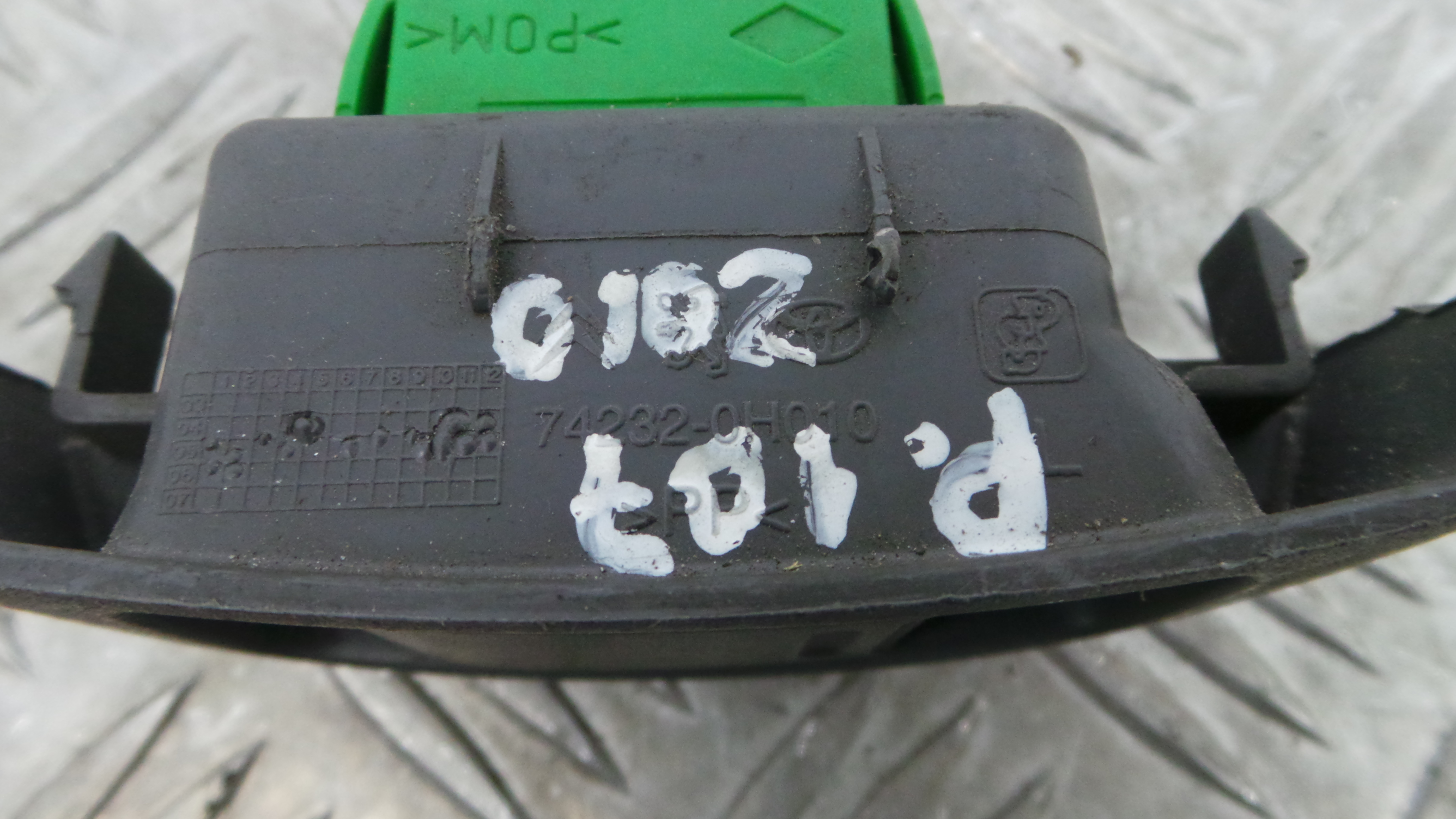 Interruptor / Comando Elevador Vidro Frente Esq  74232-0H010 - PEUGEOT 107 (PM_, PN_)-36758454