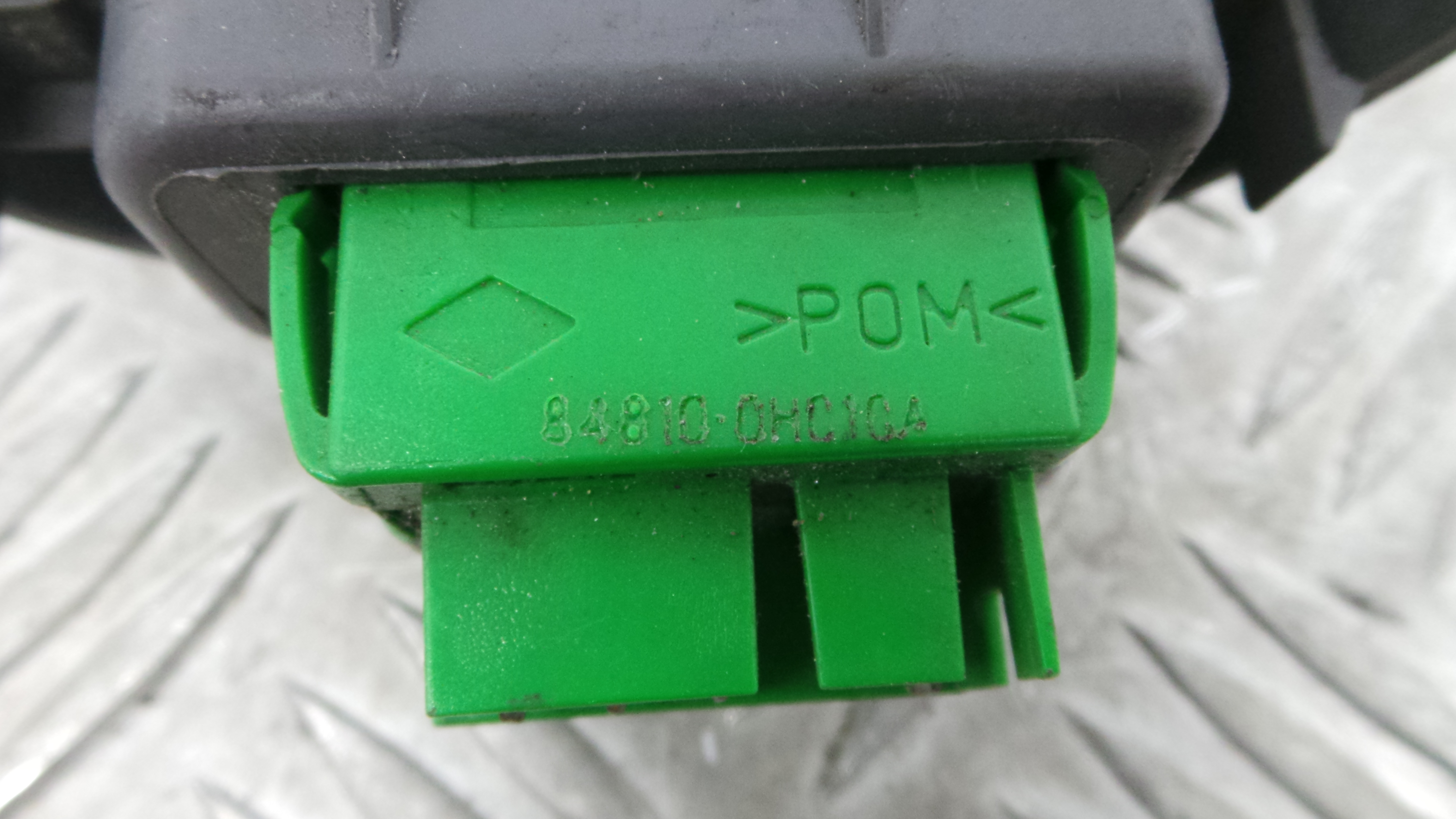 Interruptor / Comando Elevador Vidro Frente Esq  74232-0H010 - PEUGEOT 107 (PM_, PN_)-36758454