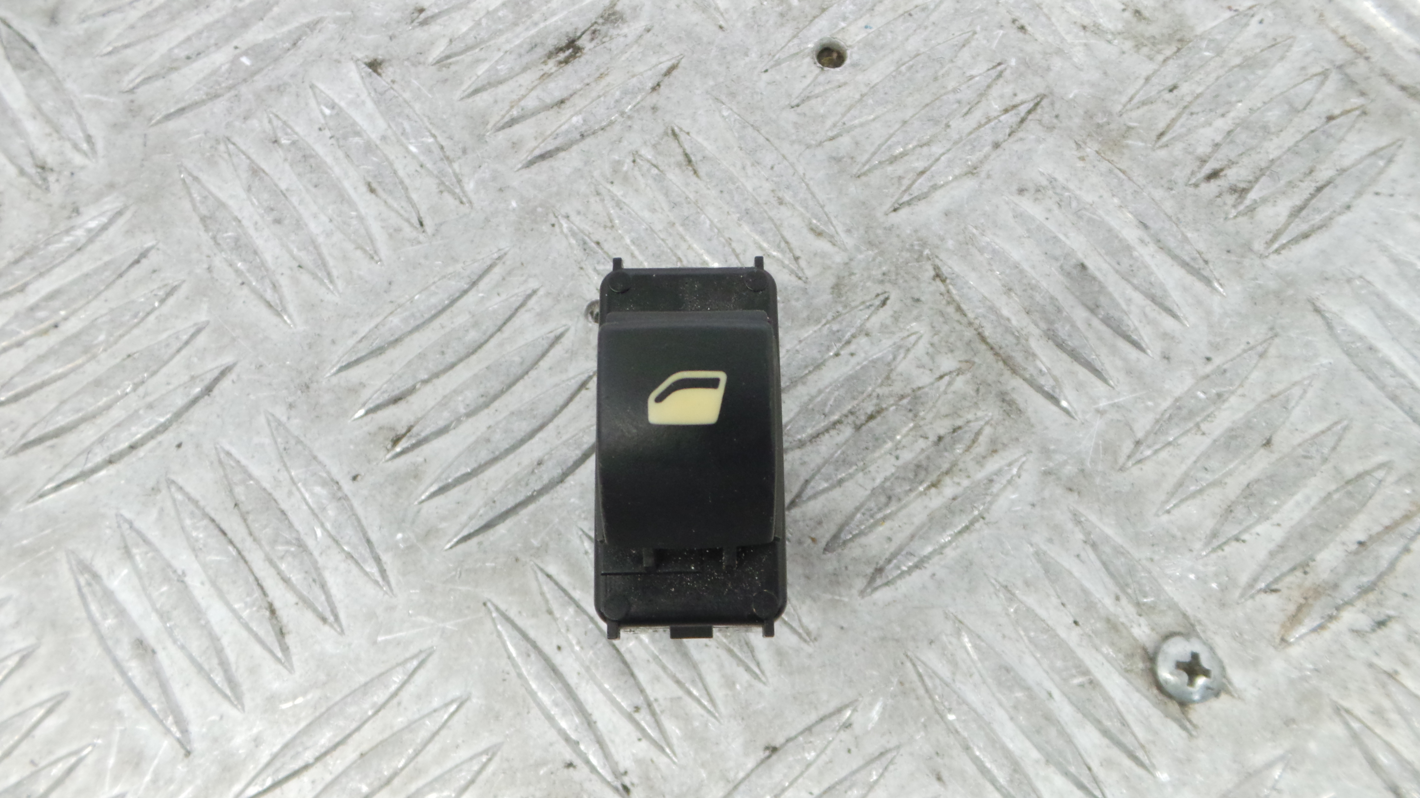 Interruptor / Comando Elevador Vidro Frente Dto 96621281 - CITROËN BERLINGO Caixa/monovolume (B9)-36758461 Interruptor / Comando Elevador Vidro Frente Dto 96621281 - CITROËN BERLINGO Caixa/monovolume (B9)-36758461