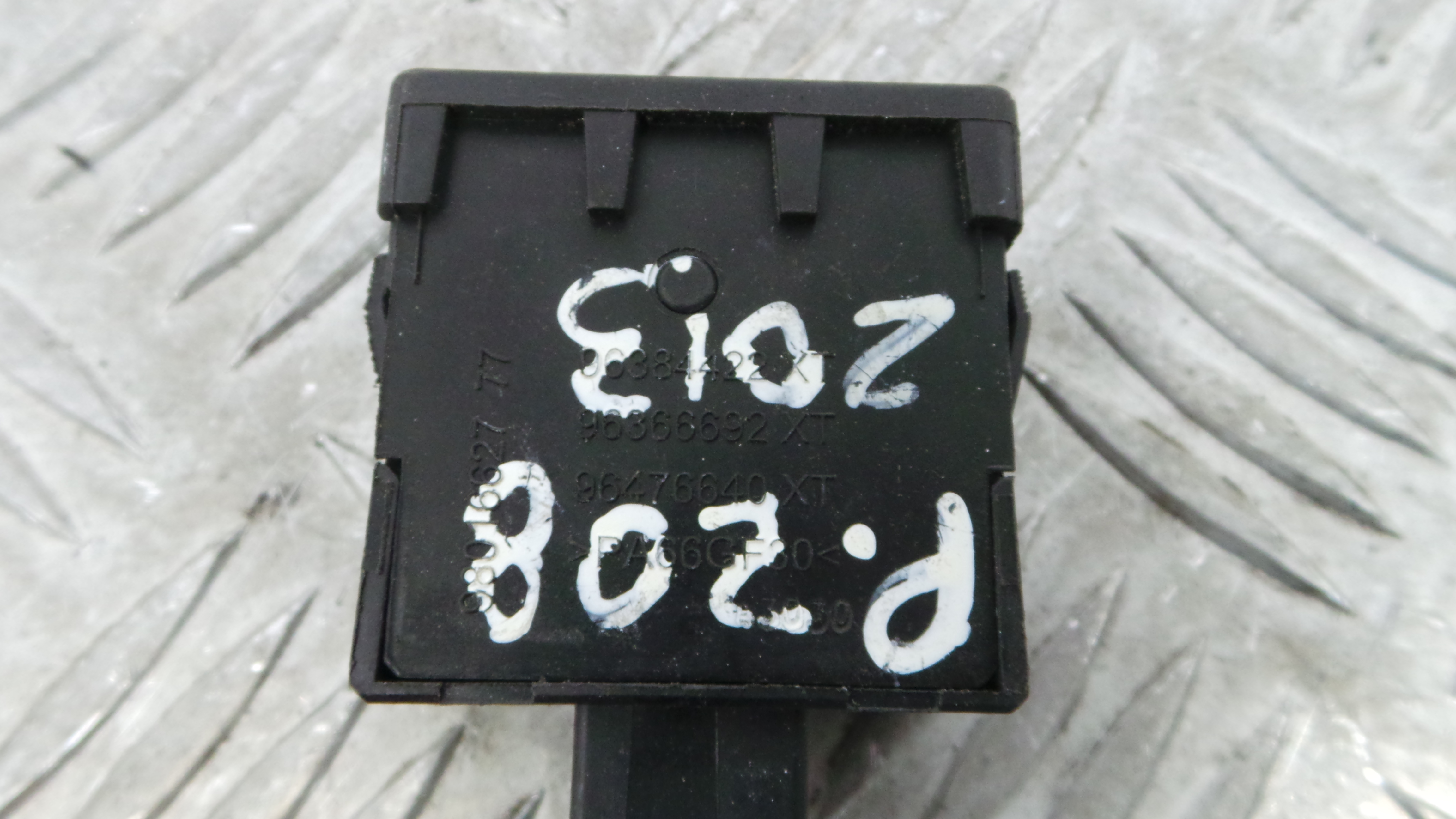 Comando de Regulação dos Faróis  96384422XT - PEUGEOT 208 I (CA_, CC_)-36758464