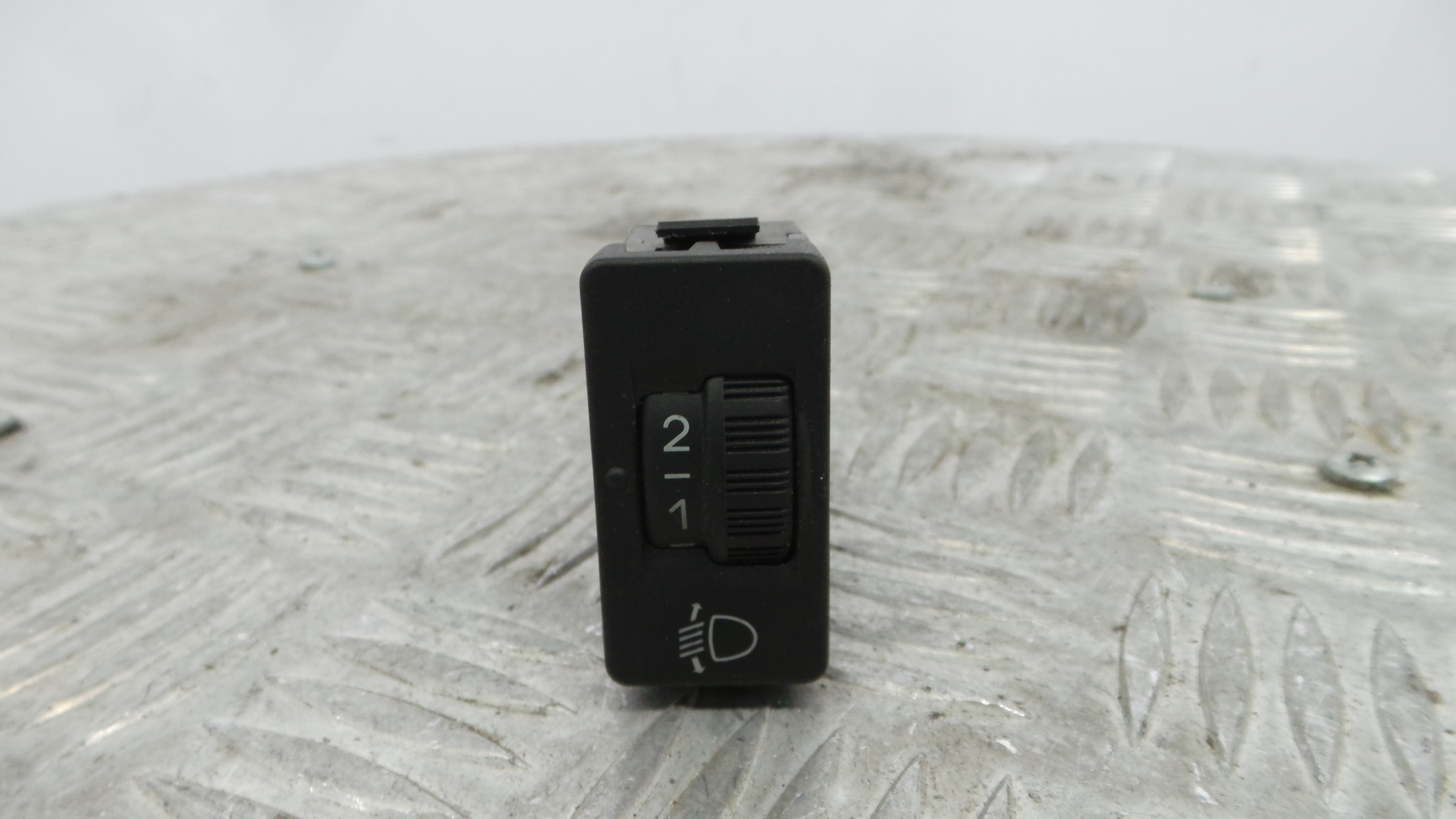 Comando de Regulação dos Faróis 96384422XT - PEUGEOT 207 (WA_, WC_), 207/207+ (WA_, WC_)-36758762 Comando de Regulação dos Faróis 96384422XT - PEUGEOT 207 (WA_, WC_), 207/207+ (WA_, WC_)-36758762