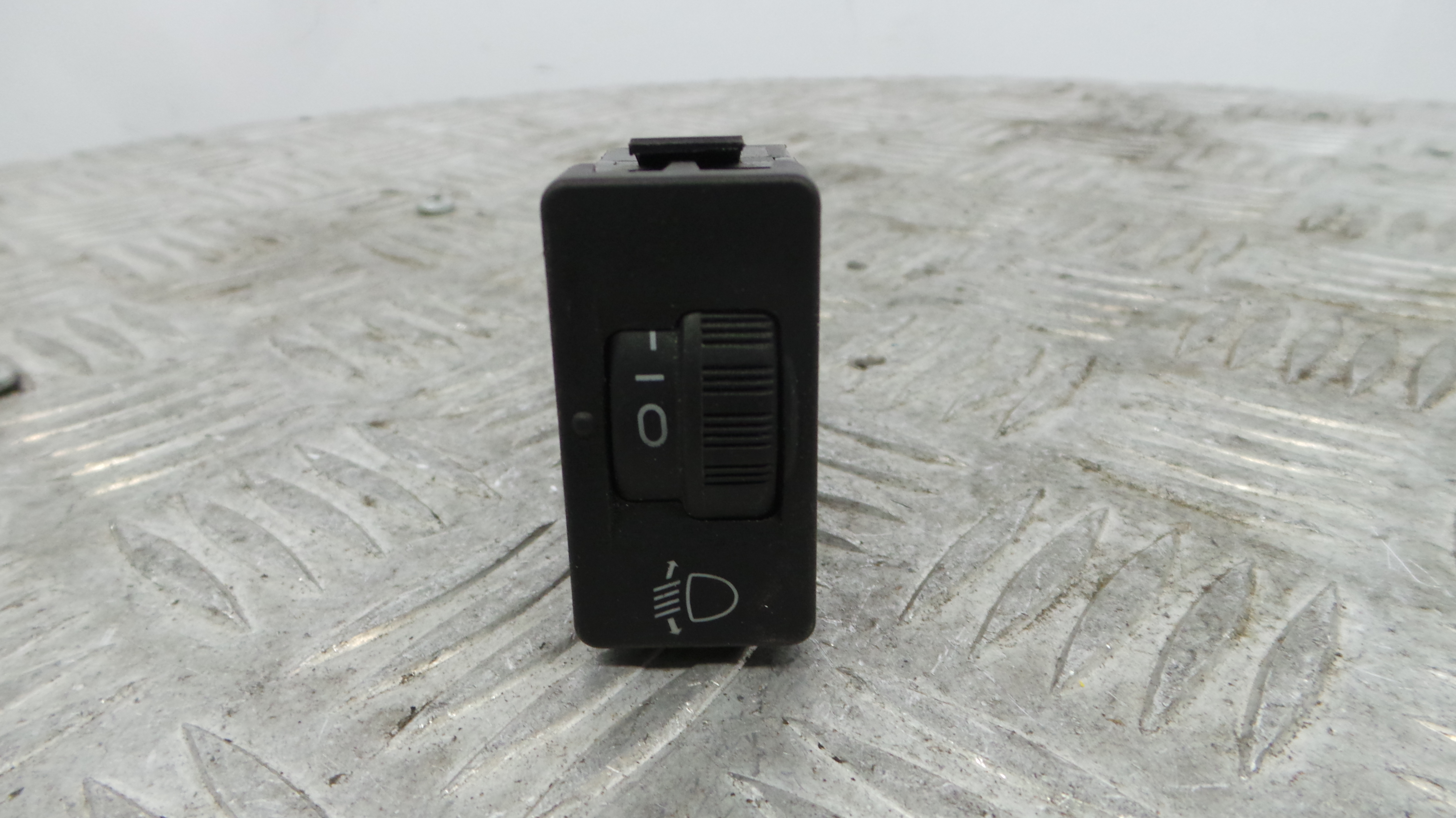 Comando de Regulação dos Faróis 96384422XT - PEUGEOT 207 (WA_, WC_), 207/207+ (WA_, WC_)-36758962 Comando de Regulação dos Faróis 96384422XT - PEUGEOT 207 (WA_, WC_), 207/207+ (WA_, WC_)-36758962