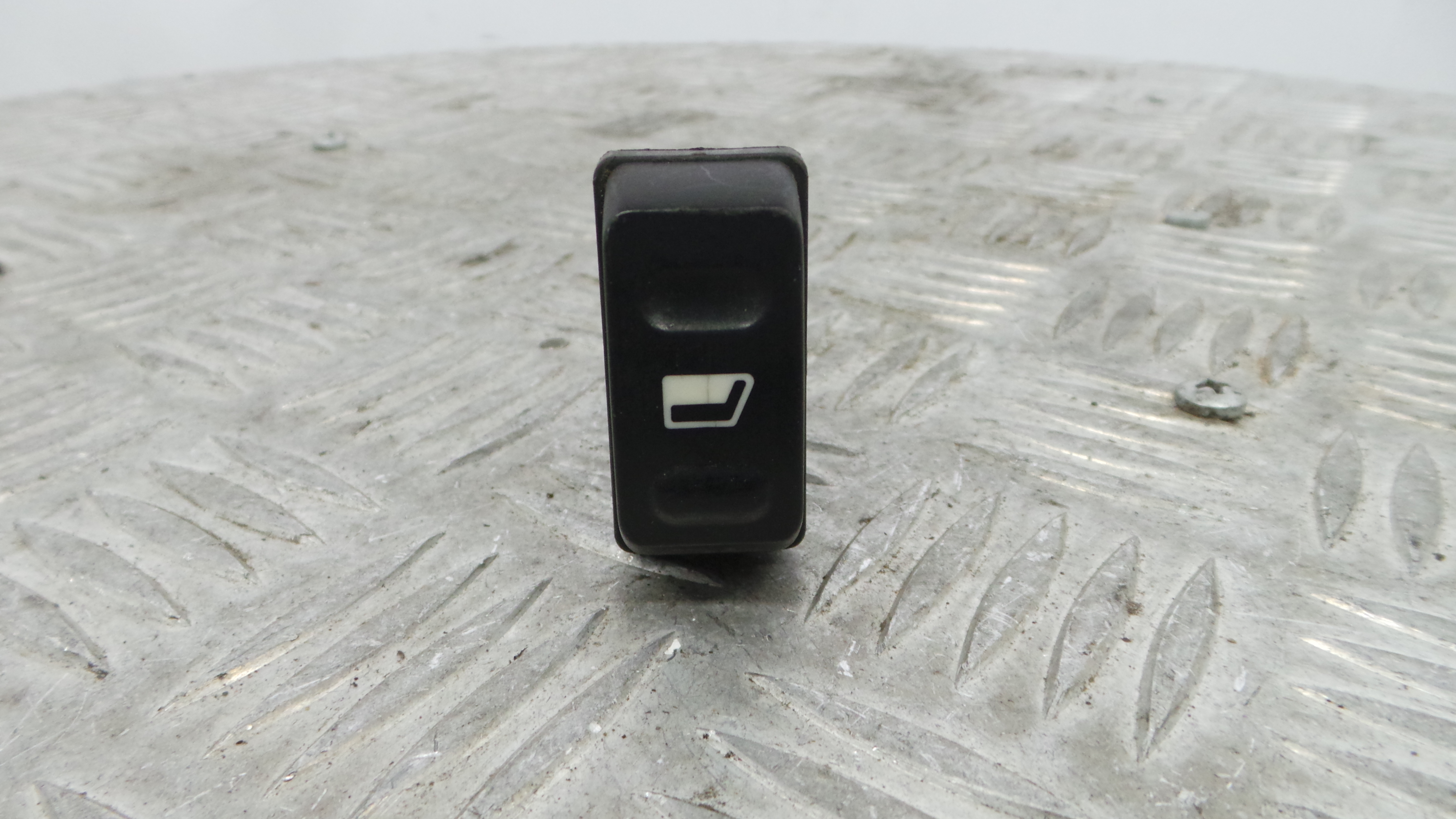 Interruptor / Comando Elevador Vidro Frente Dto 6552Z7 - CITROËN XSARA (N1)-36758971 Interruptor / Comando Elevador Vidro Frente Dto 6552Z7 - CITROËN XSARA (N1)-36758971