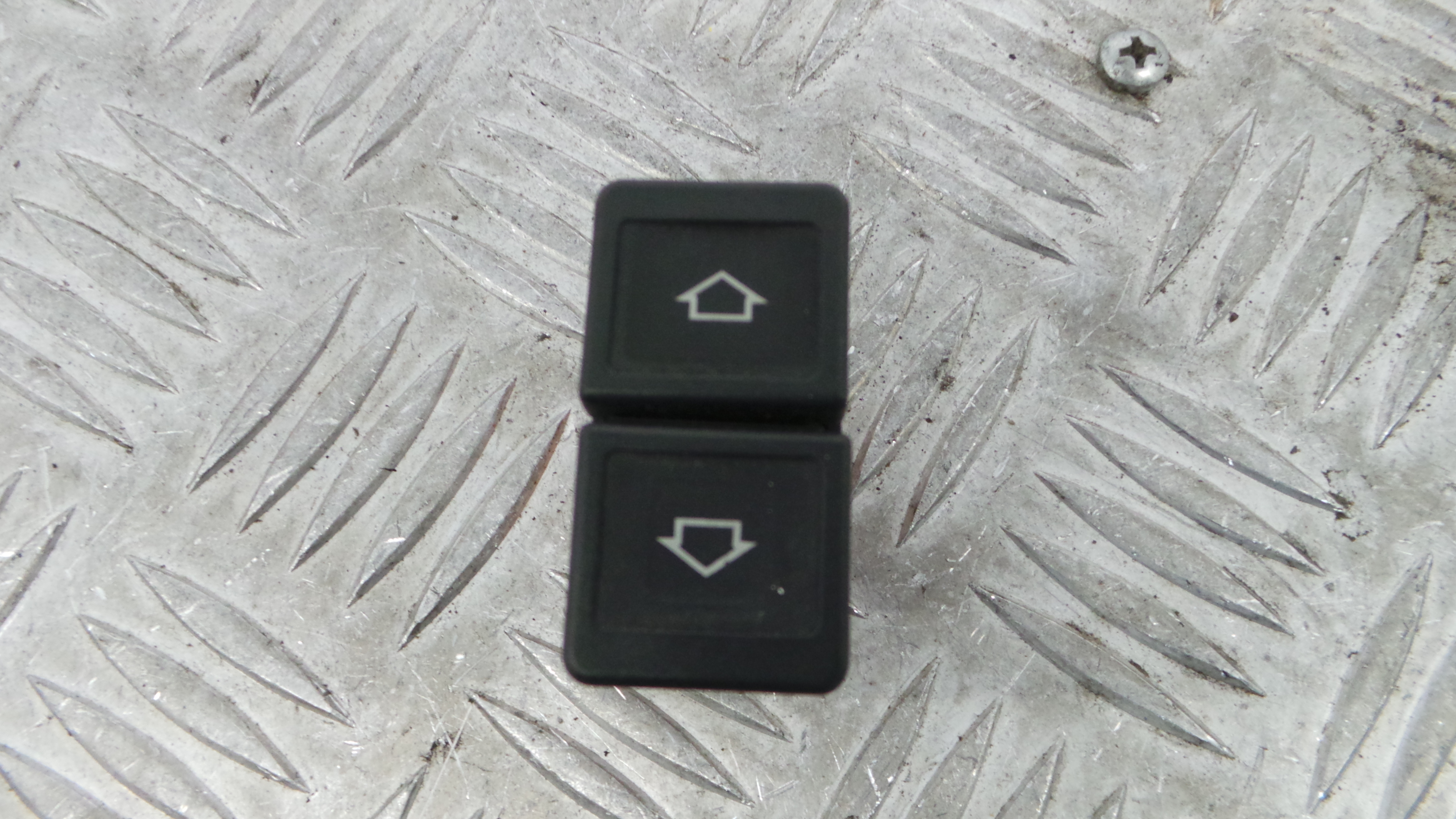 Interruptor / Comando Elevador Vidro Trás Dto 6552Z7 - CITROËN XSARA PICASSO (N68)-36758975 Interruptor / Comando Elevador Vidro Trás Dto 6552Z7 - CITROËN XSARA PICASSO (N68)-36758975