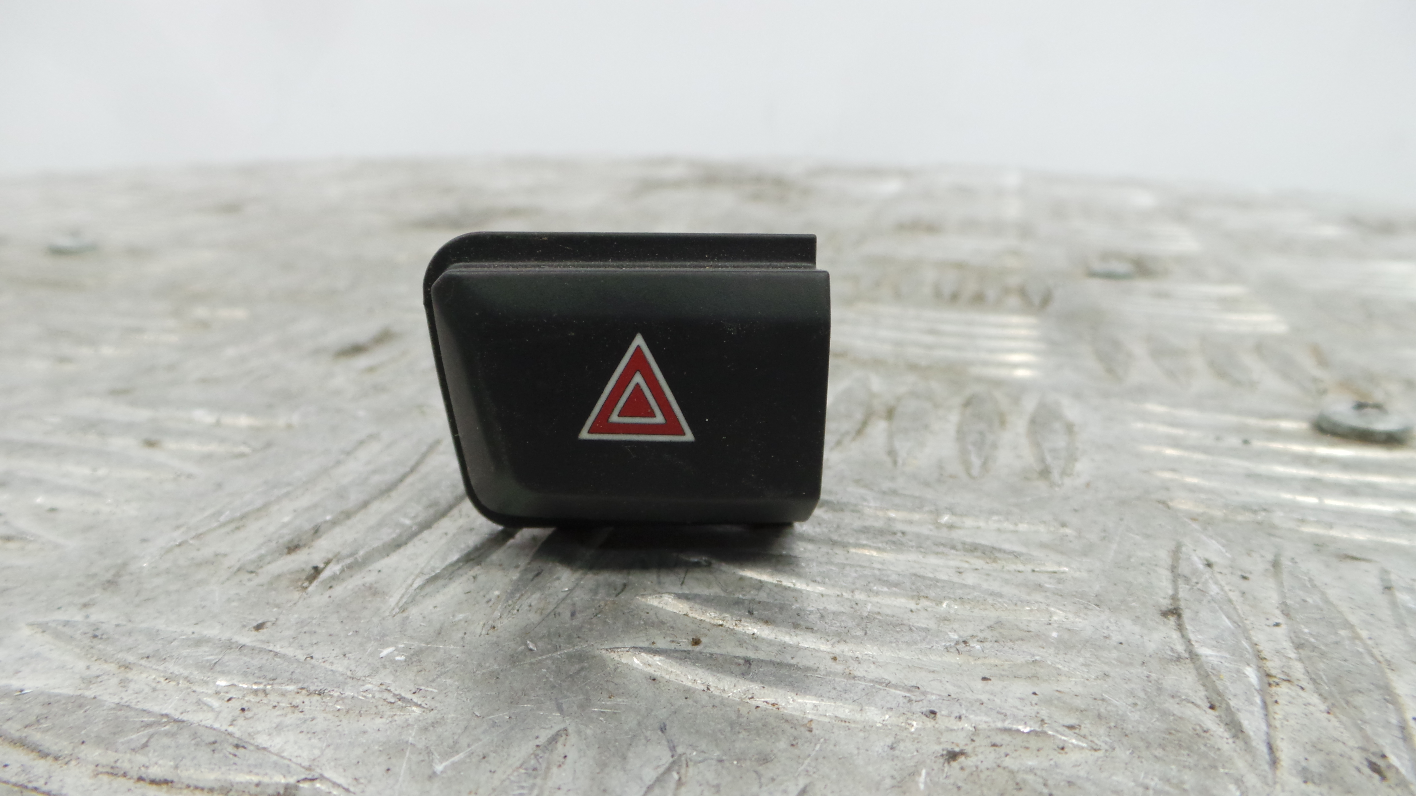 warning 4 piscas 96750916ZD - PEUGEOT 208 I (CA_, CC_)-36762485