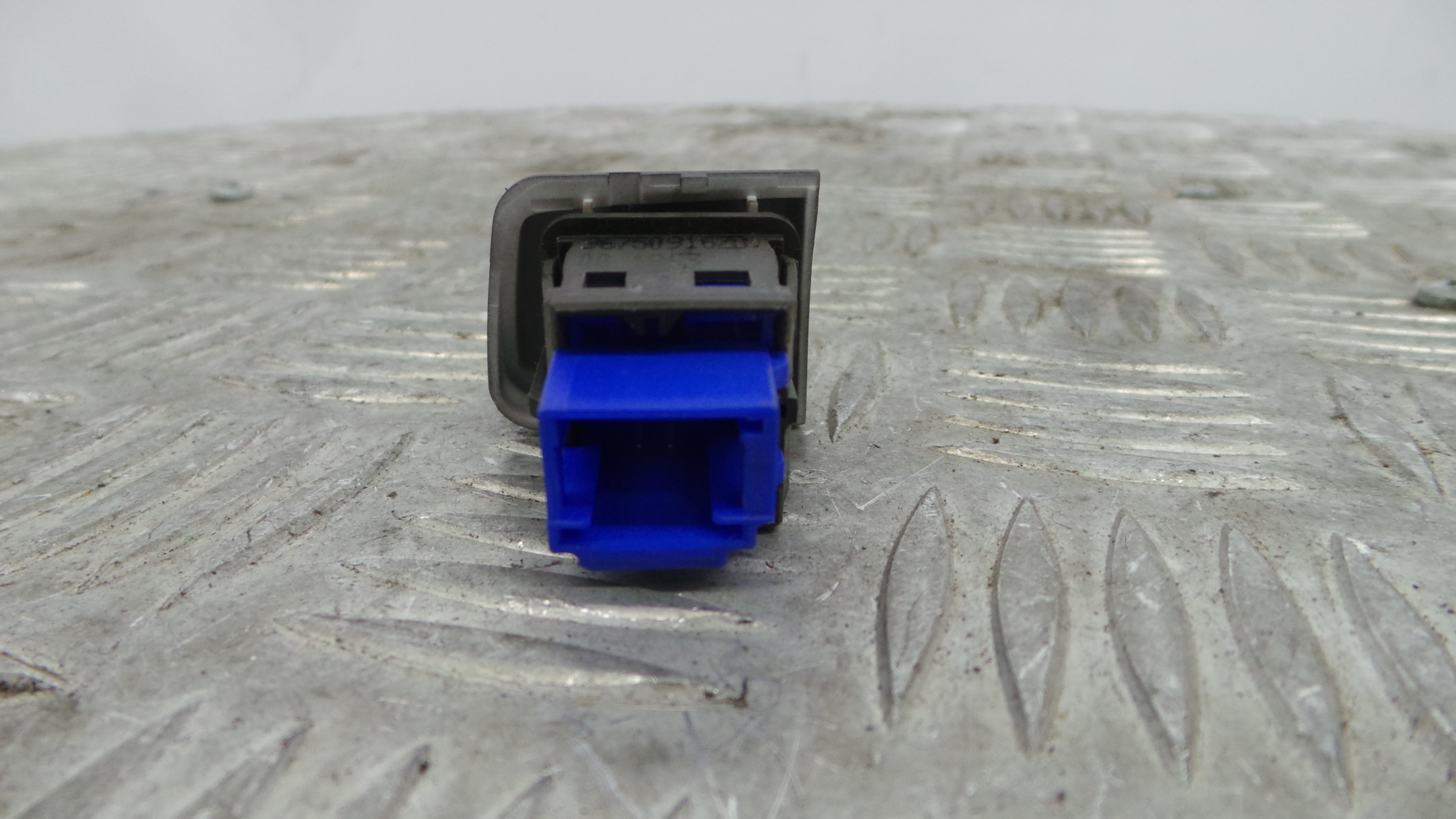 warning 4 piscas 96750916ZD - PEUGEOT 208 I (CA_, CC_)-36762488