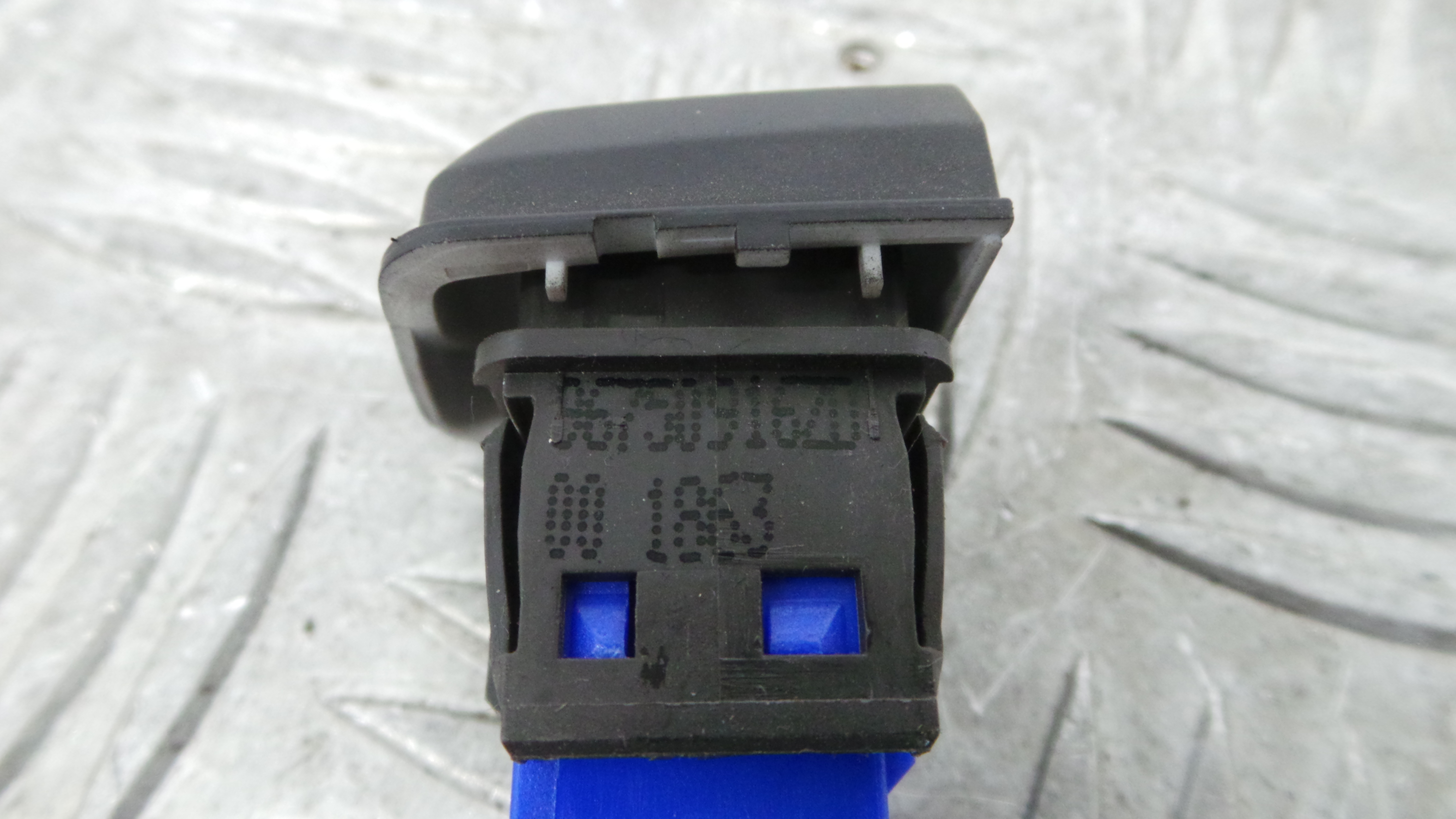 warning 4 piscas 96750916ZD - PEUGEOT 208 I (CA_, CC_)-36762488