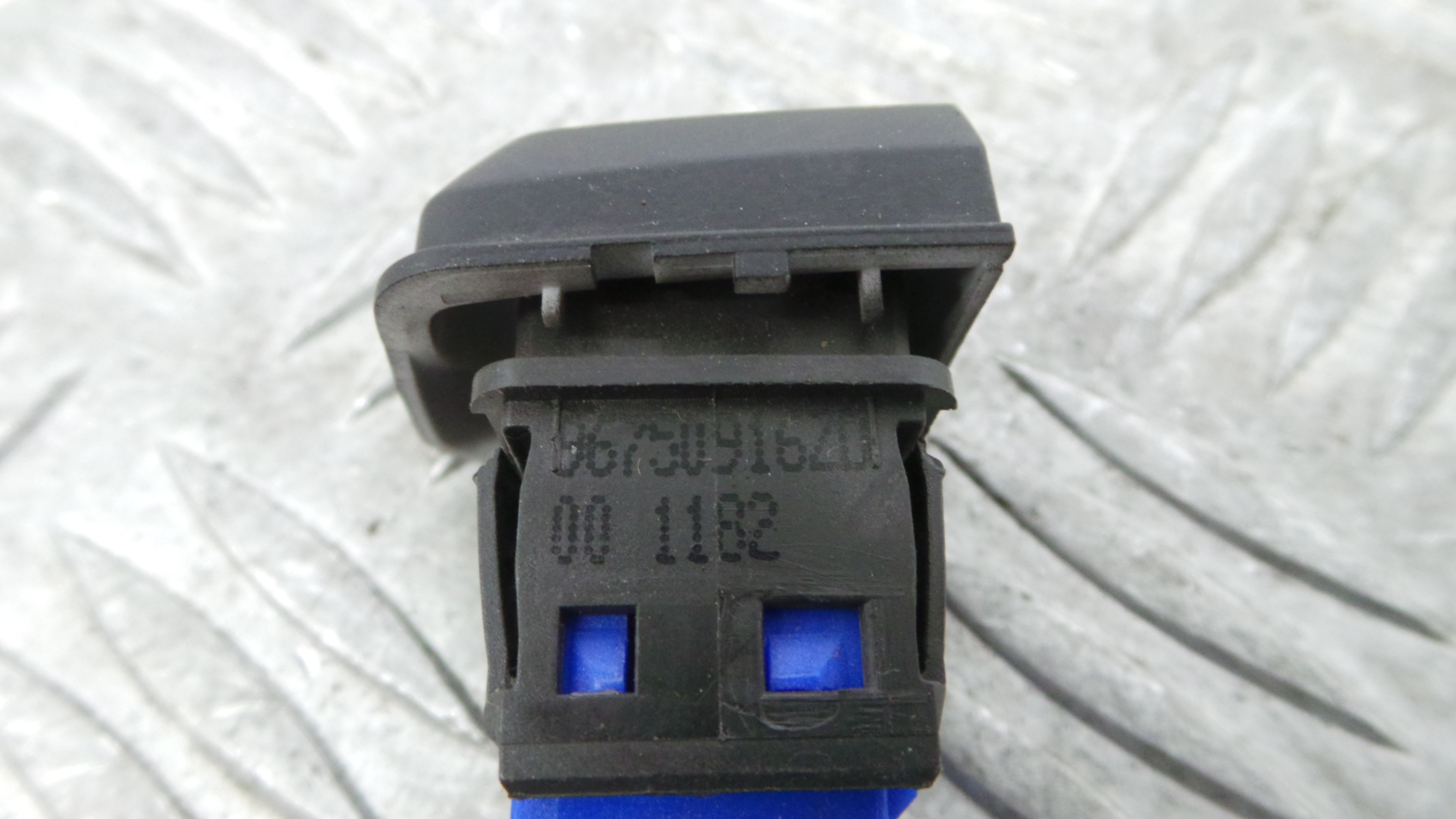 warning 4 piscas 96750916ZD - PEUGEOT 208 I (CA_, CC_)-36762513