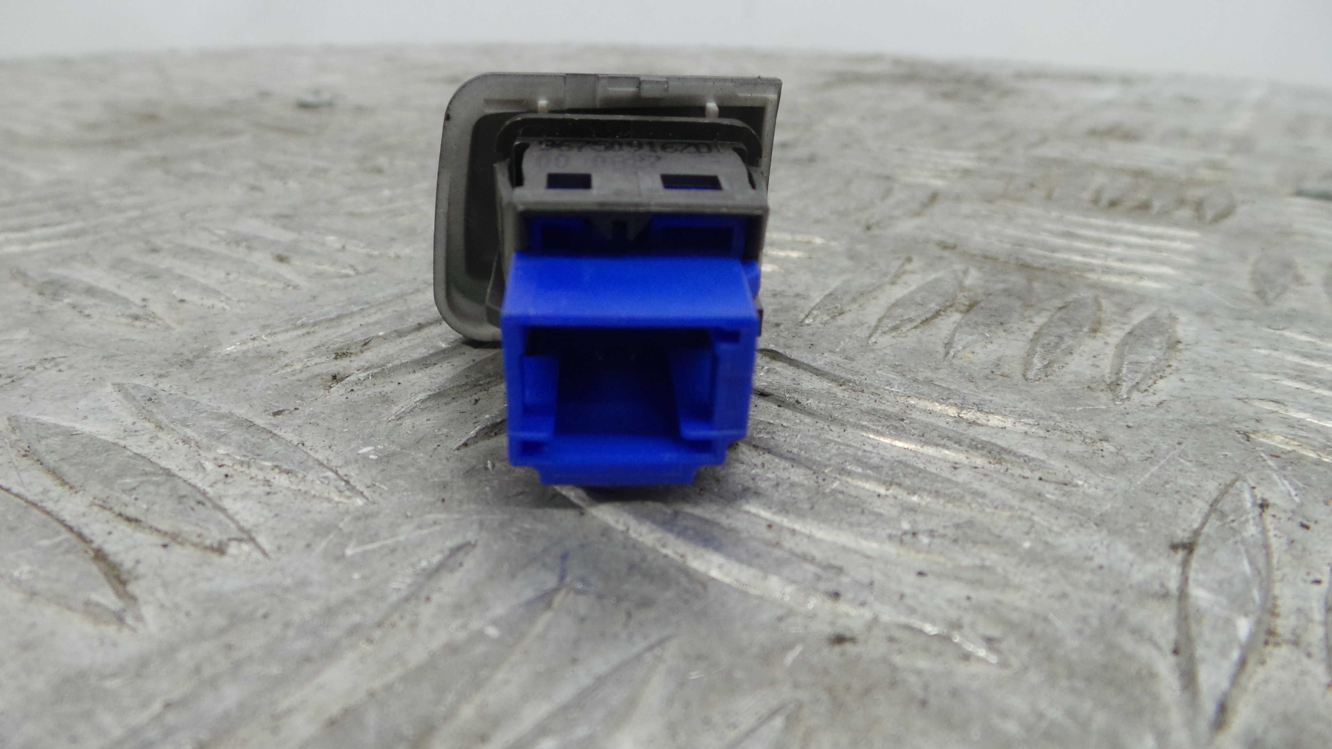 warning 4 piscas 96750916ZD - PEUGEOT 2008 I (CU_)-36762519