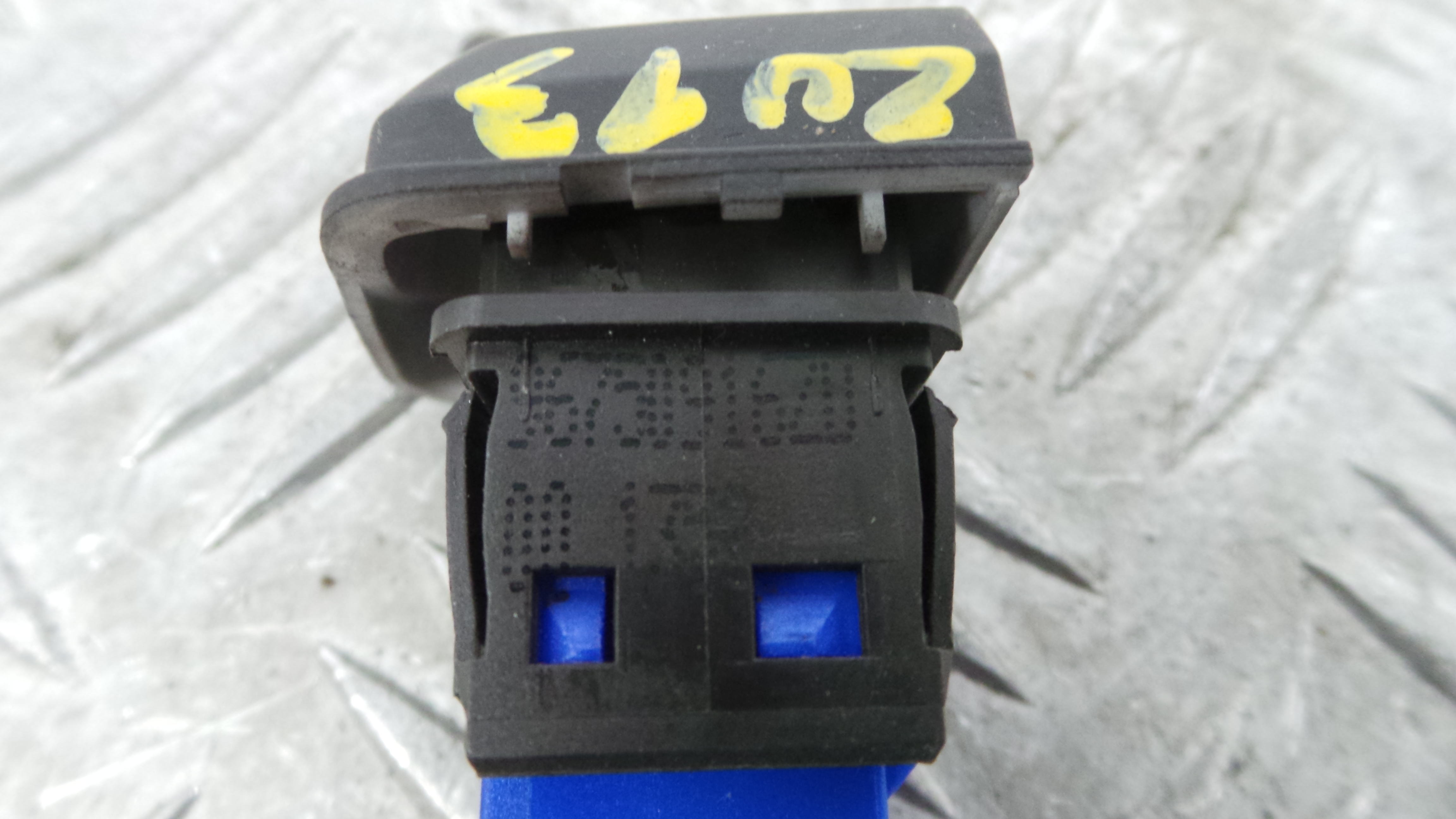 warning 4 piscas 96750916ZD - PEUGEOT 208 I (CA_, CC_)-36762522