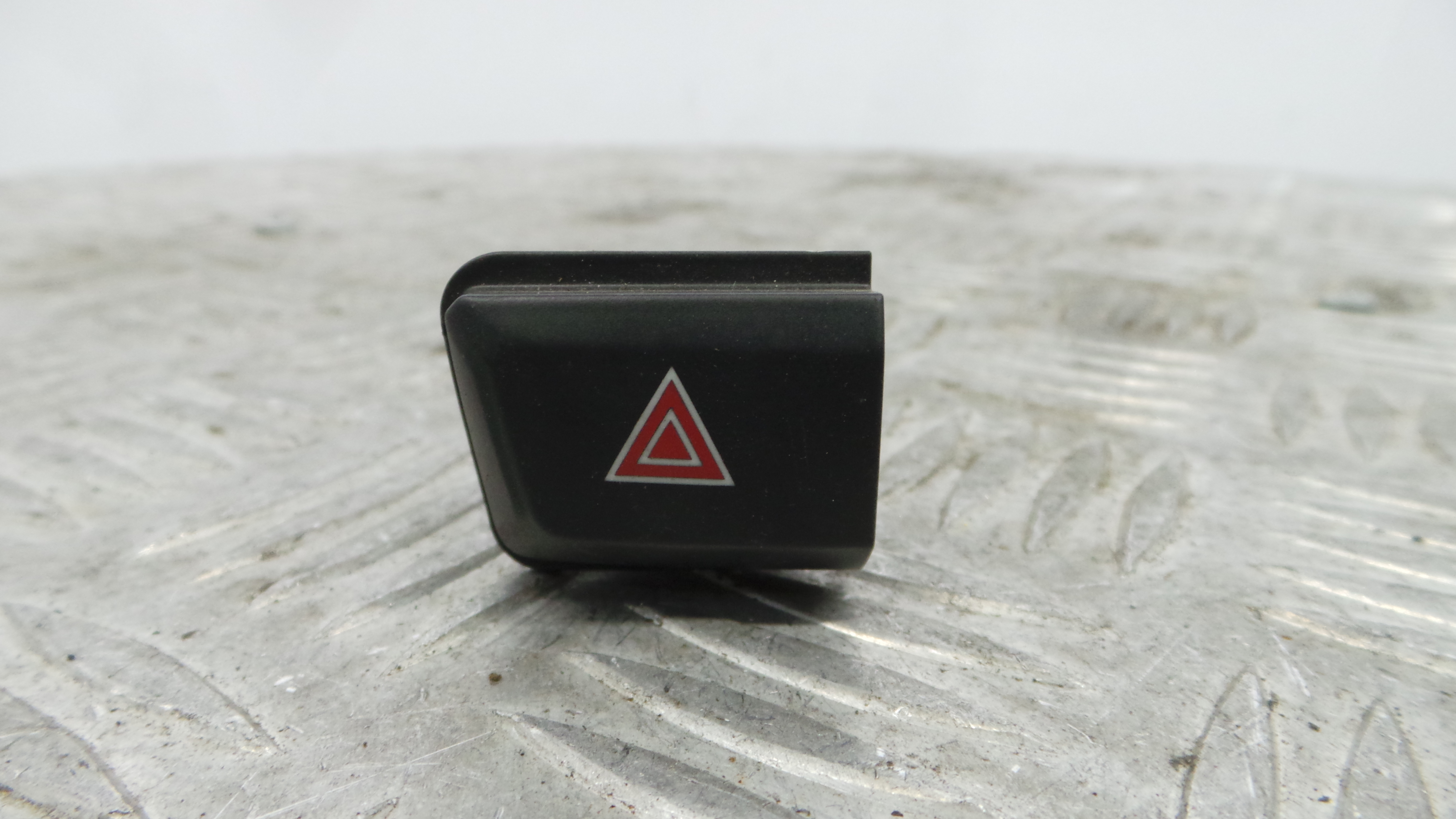 warning 4 piscas 96750916ZD - PEUGEOT 208 I (CA_, CC_)-36762525