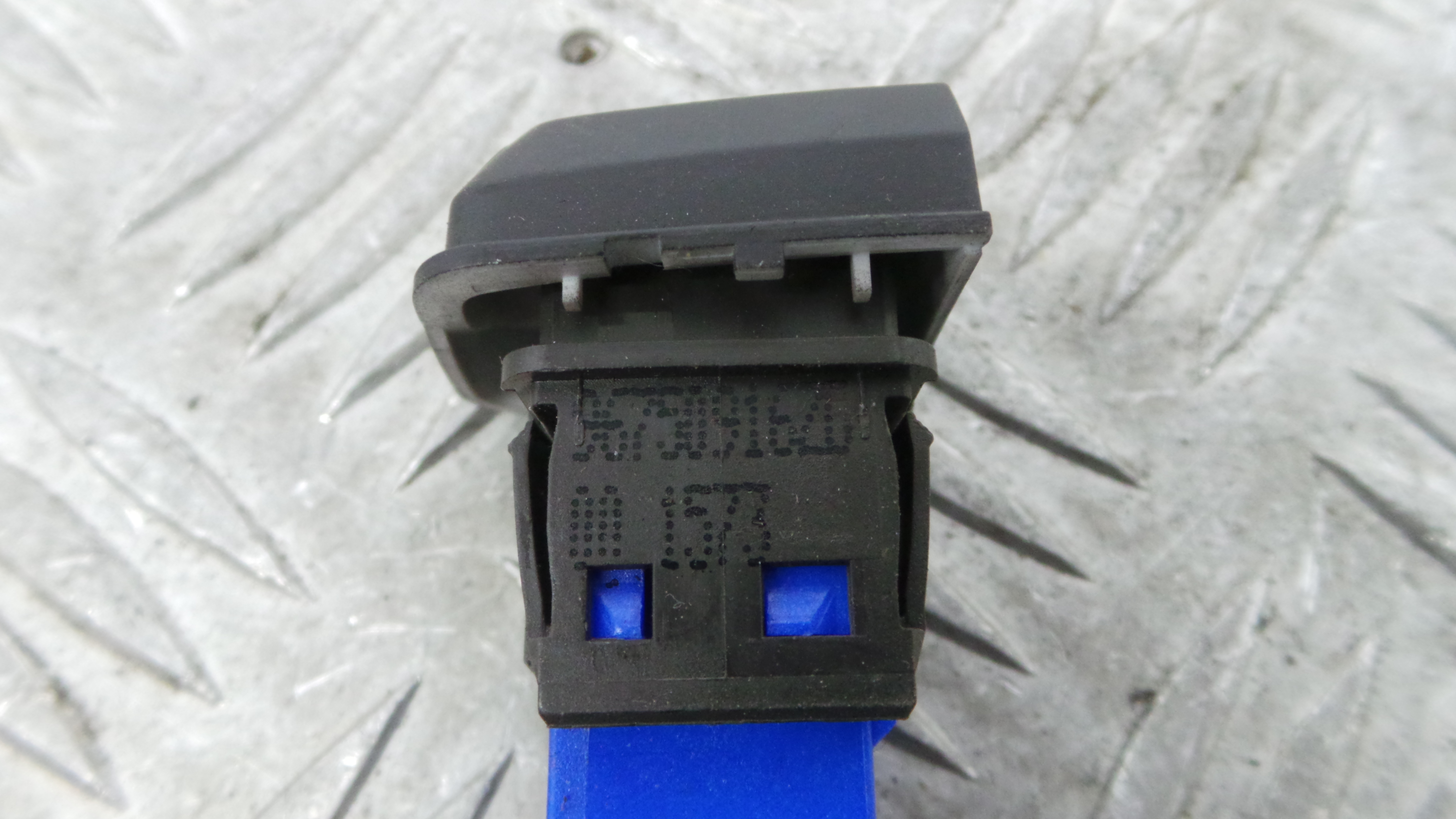 warning 4 piscas 96750916ZD - PEUGEOT 208 I (CA_, CC_)-36762525