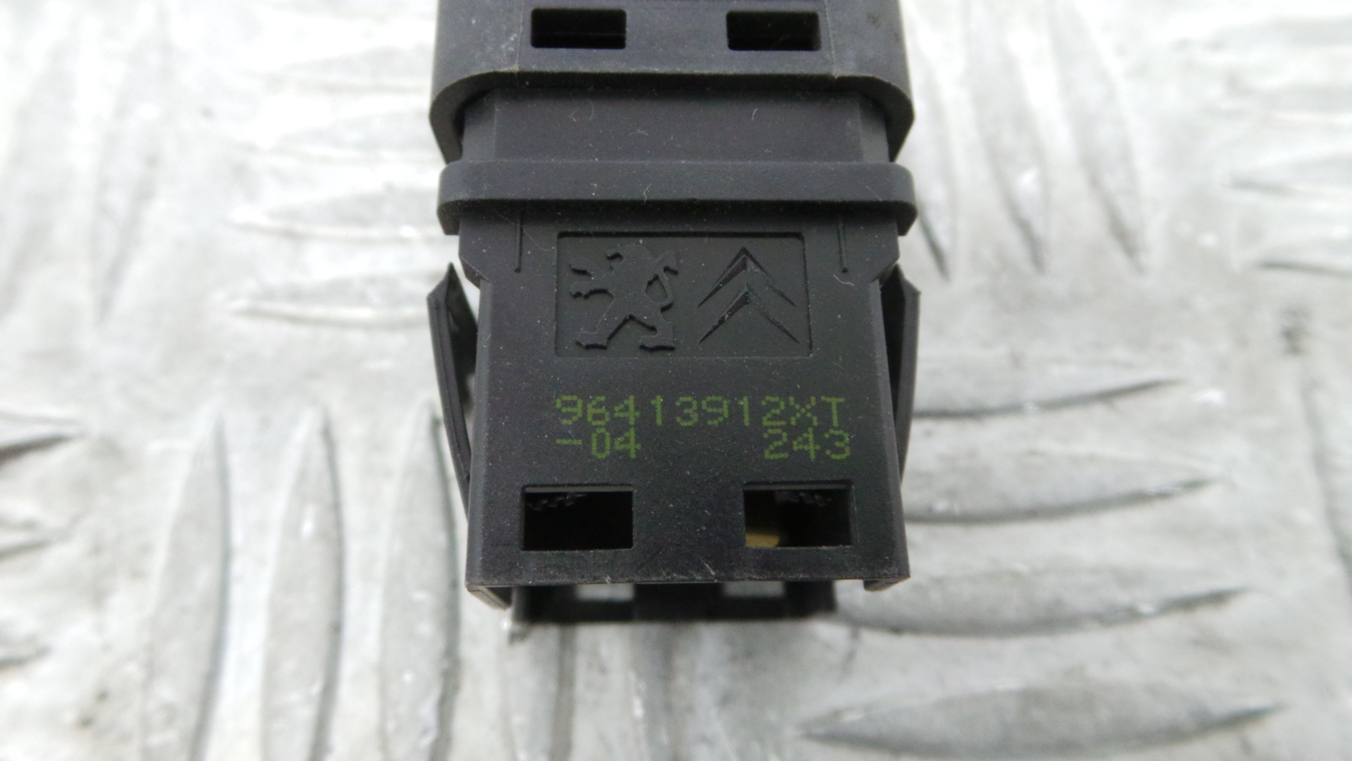 Botão Airbag Passageiro 96413912XT - CITROËN C3 II (SC_)-36762765