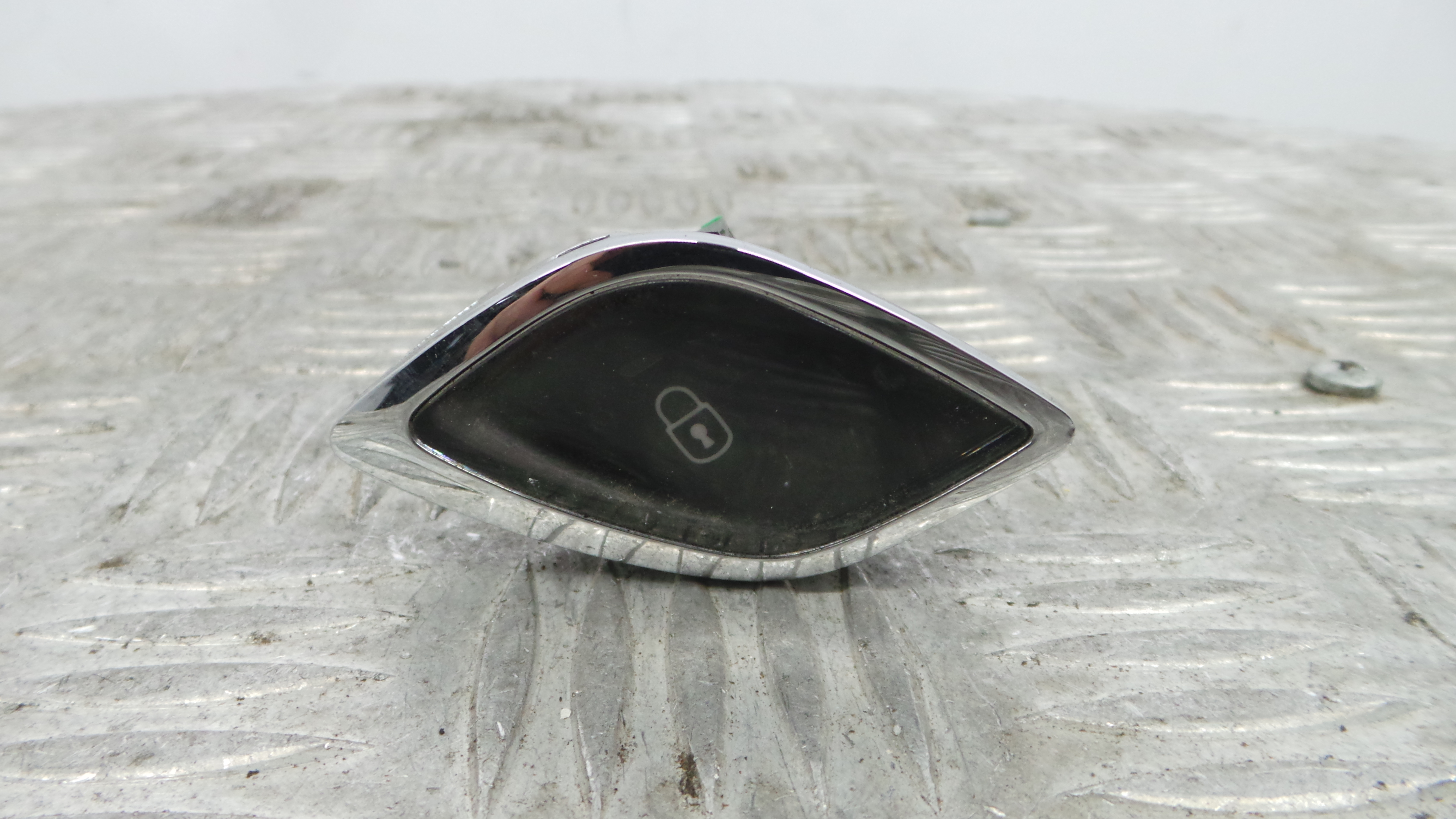 Botão de Bloqueio da Porta 96656596XU - CITROËN C3 II (SC_)-36762768 Botão de Bloqueio da Porta 96656596XU - CITROËN C3 II (SC_)-36762768