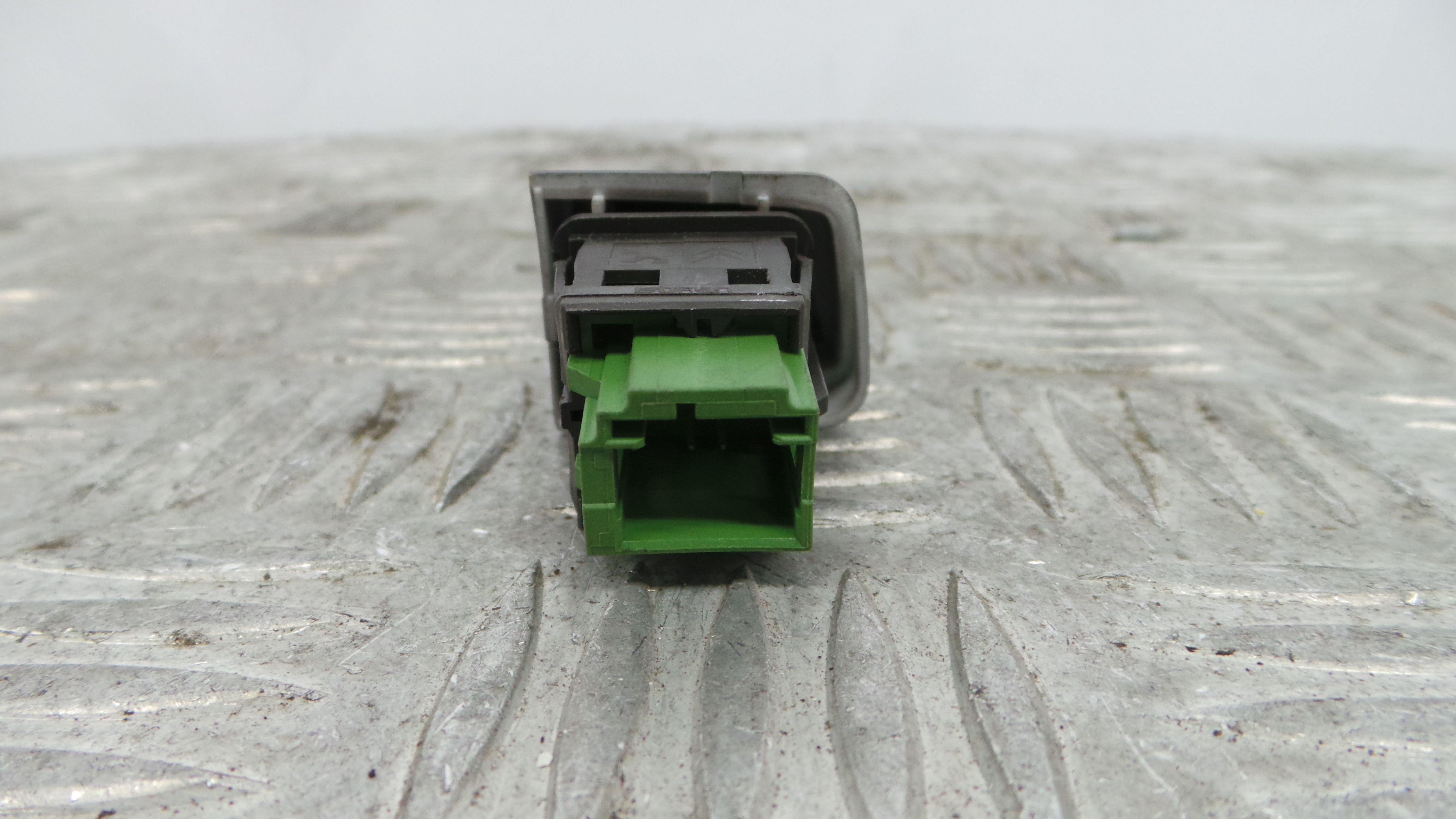 Botão de Bloqueio da Porta  96750883ZD - PEUGEOT 208 I (CA_, CC_)-36762777