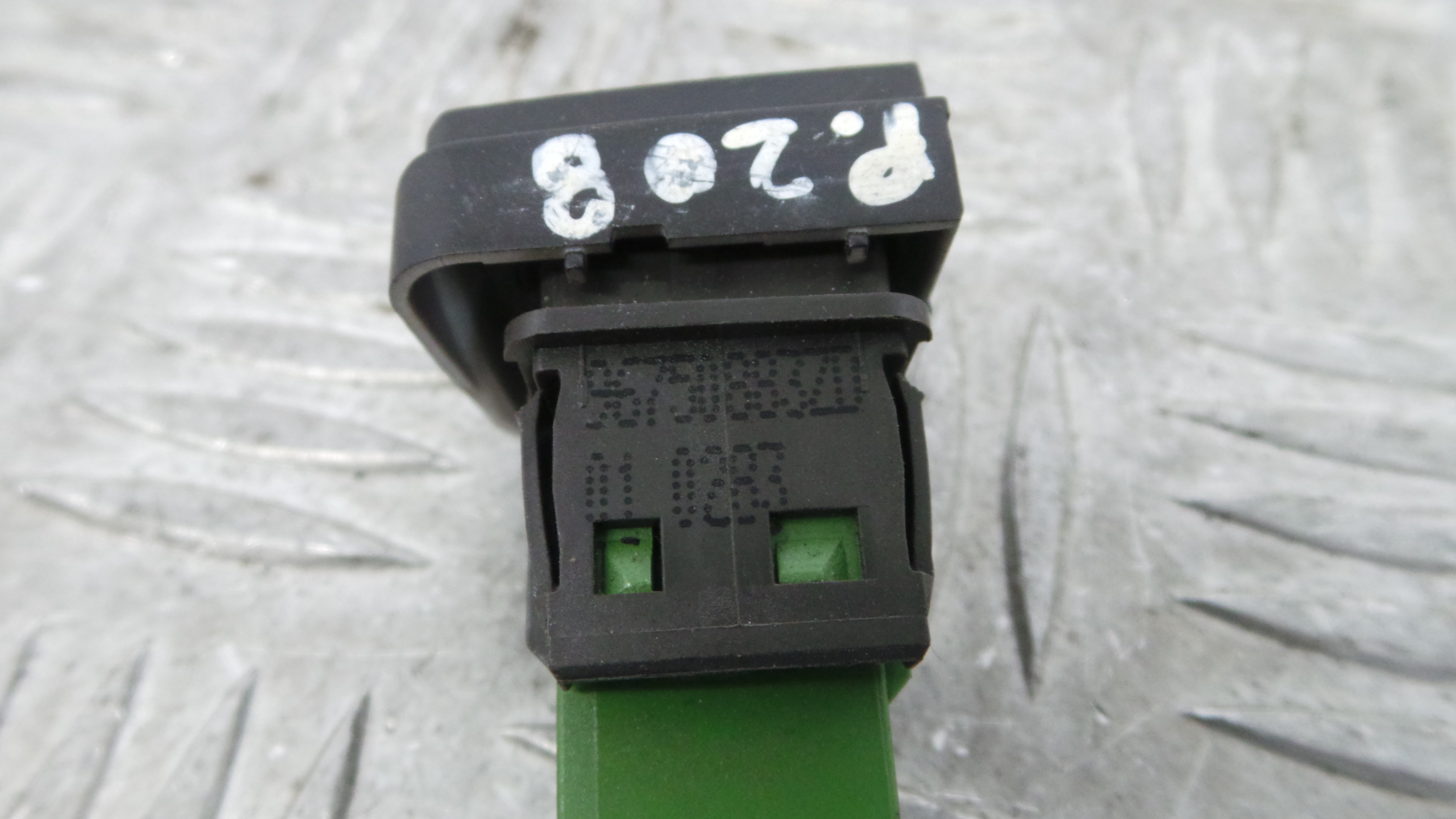 Botão de Bloqueio da Porta  96750883ZD - PEUGEOT 208 I (CA_, CC_)-36762777