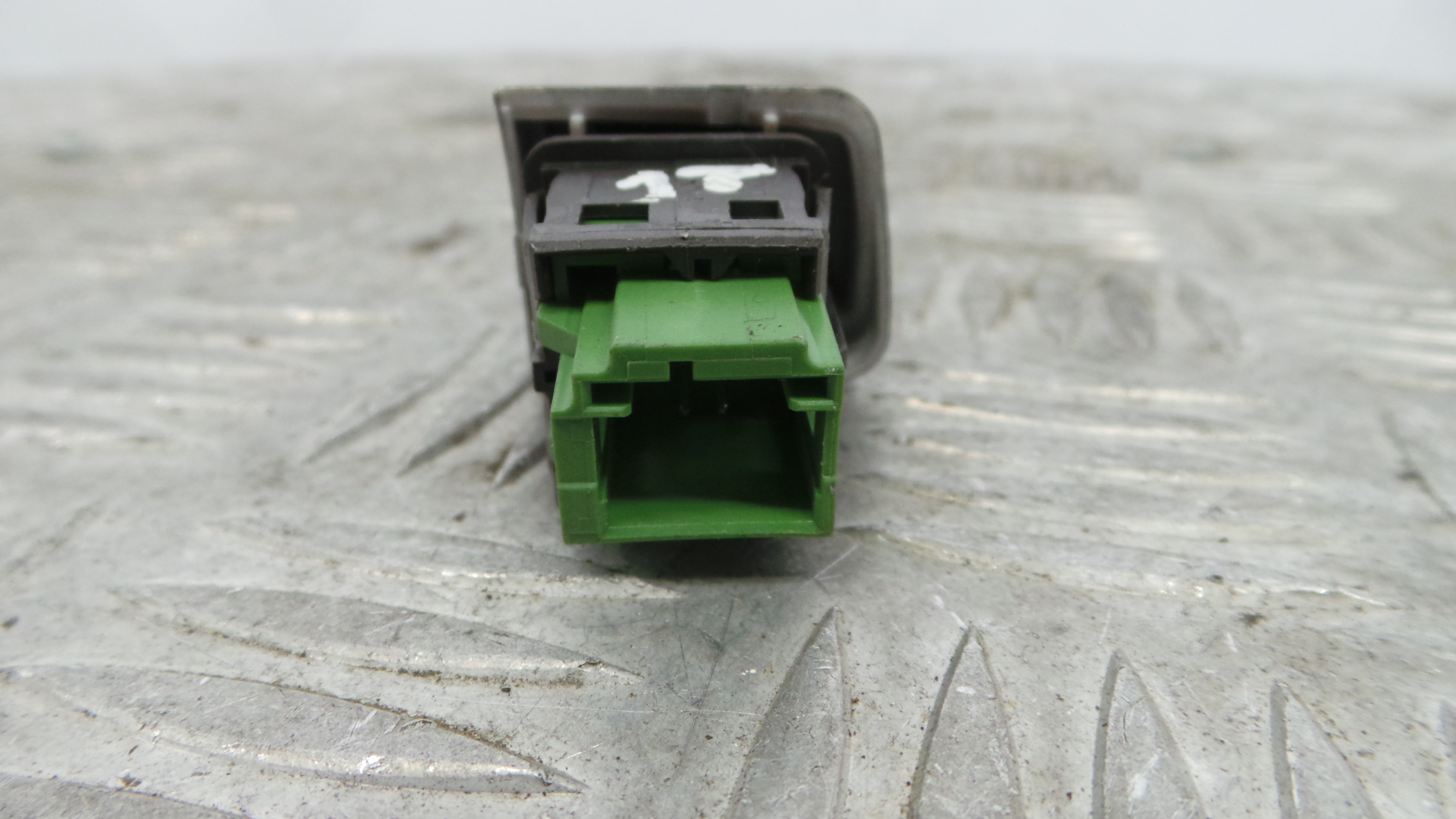 Botão de Bloqueio da Porta  96750883ZD - PEUGEOT 208 I (CA_, CC_)-36762786