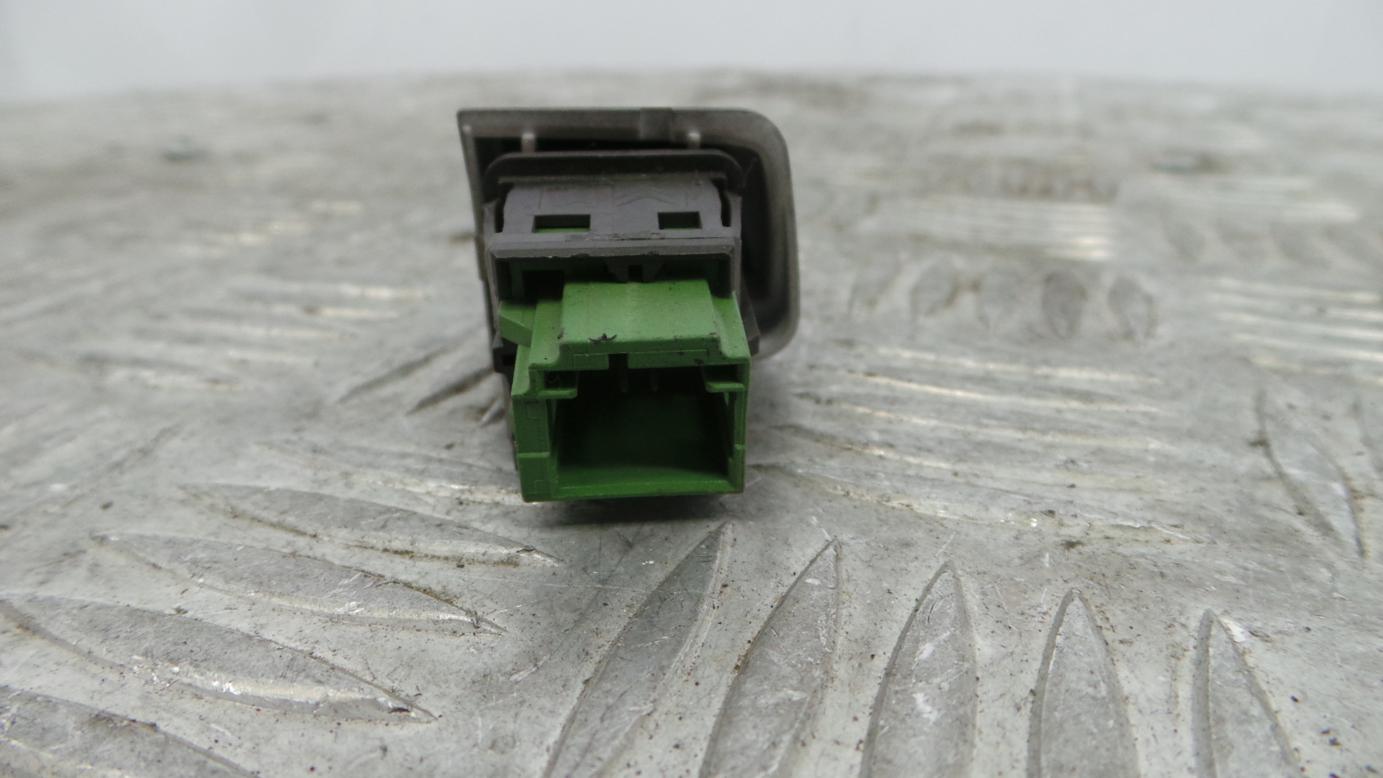 Botão de Bloqueio da Porta  96750883ZD - PEUGEOT 208 I (CA_, CC_)-36762789