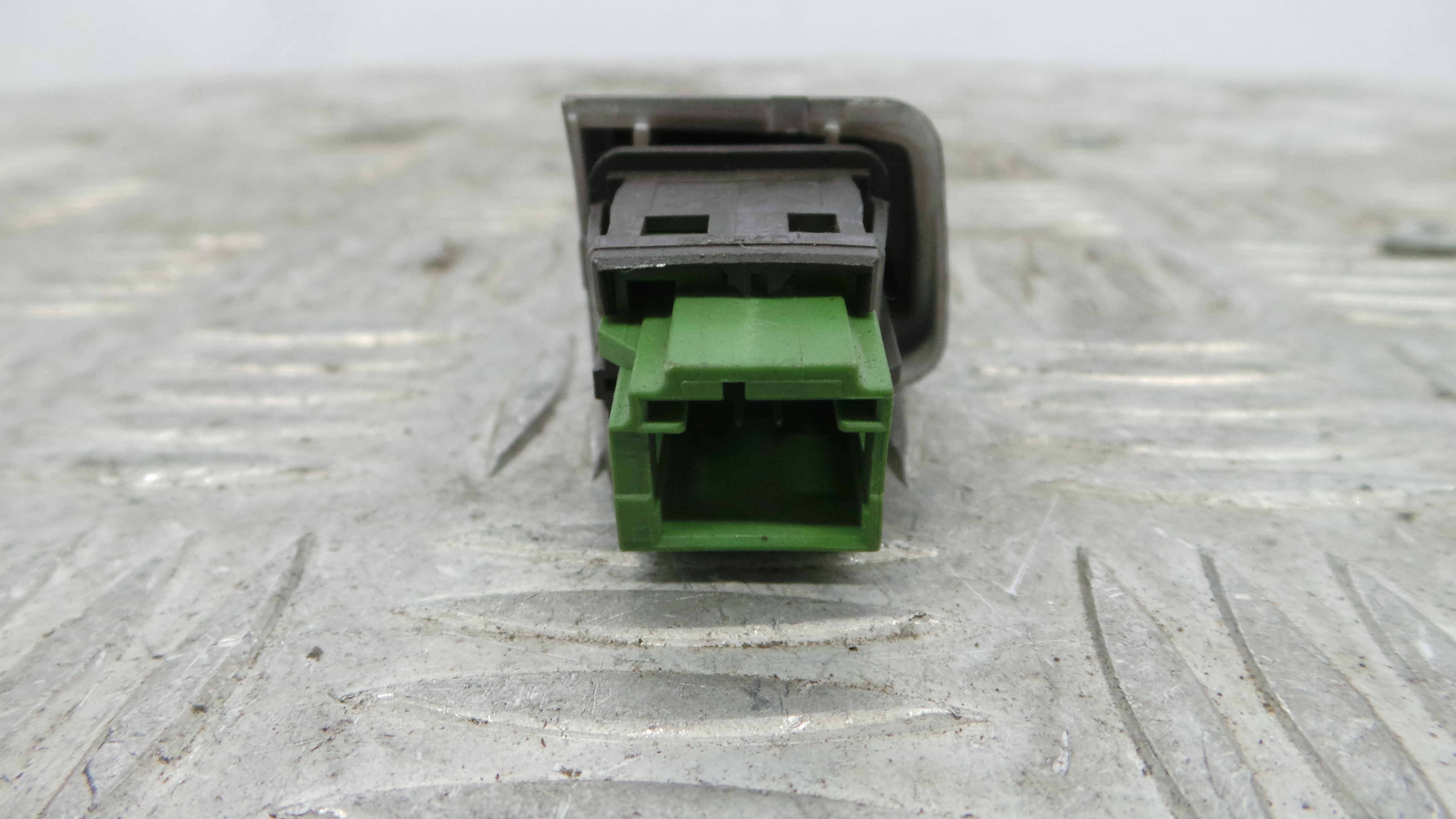 Botão de Bloqueio da Porta  96750883ZD - PEUGEOT 208 I (CA_, CC_)-36762795