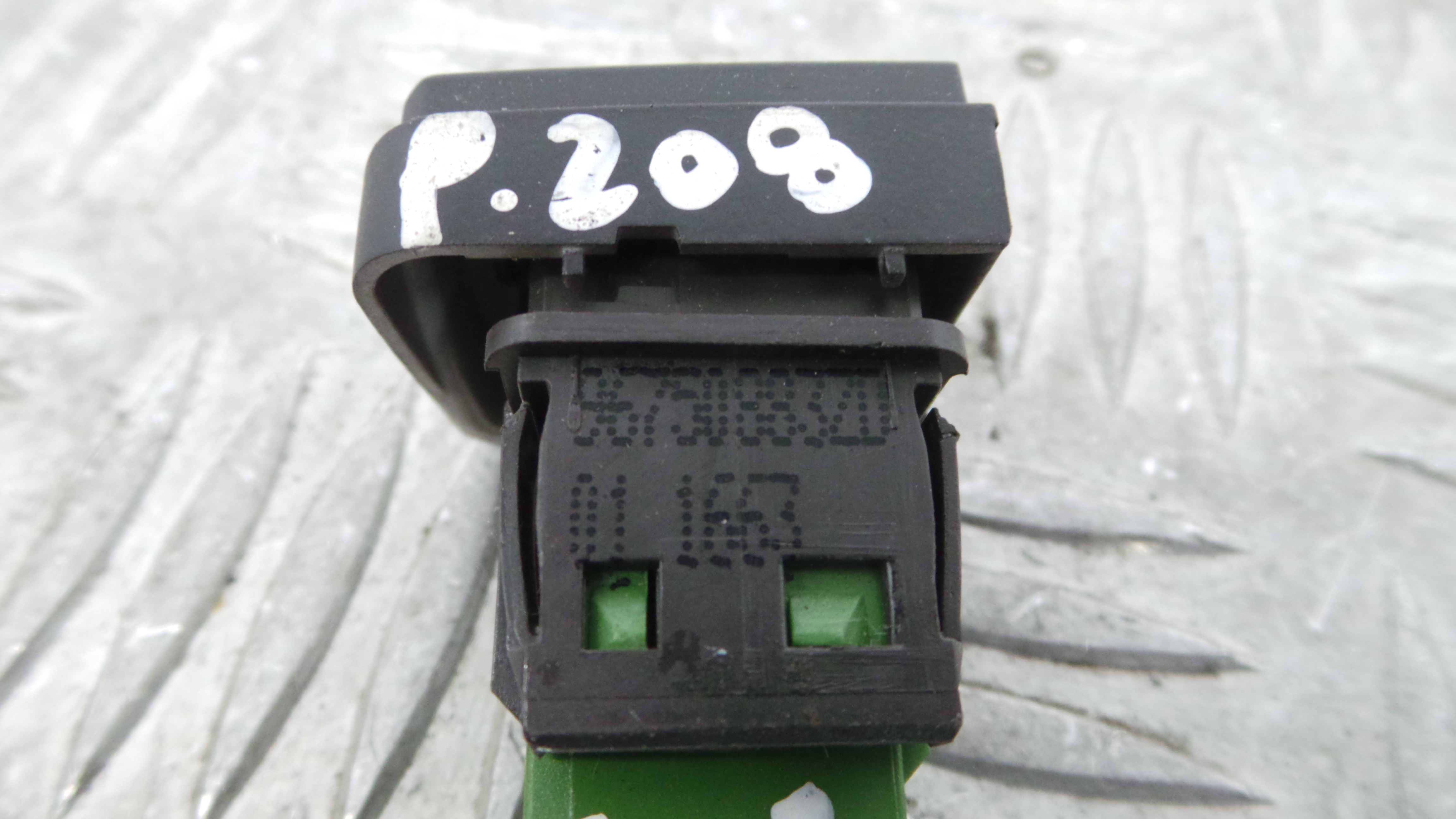 Botão de Bloqueio da Porta  96750883ZD - PEUGEOT 208 I (CA_, CC_)-36762798