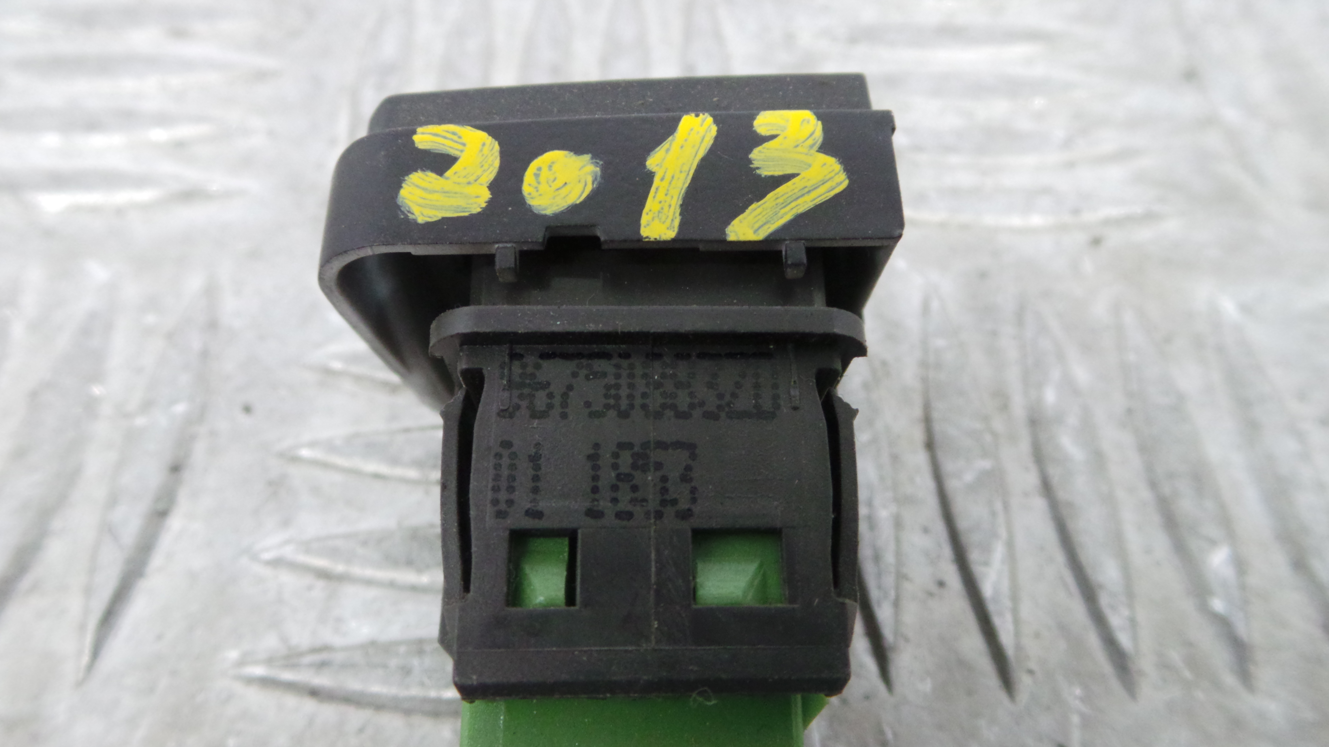 Botão de Bloqueio da Porta  96750883ZD - PEUGEOT 208 I (CA_, CC_)-36762801