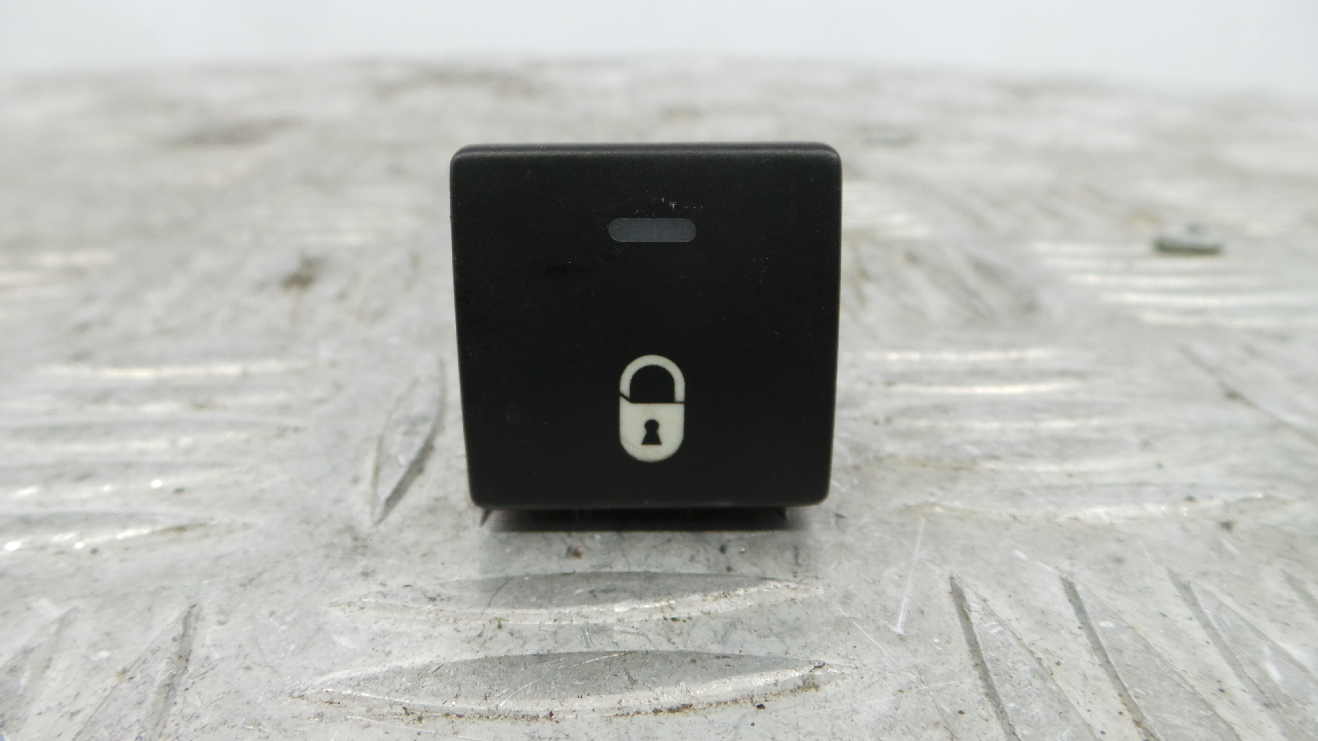 Botão de Bloqueio da Porta  96582880XT - PEUGEOT PARTNER Caixa/monovolume-36762837