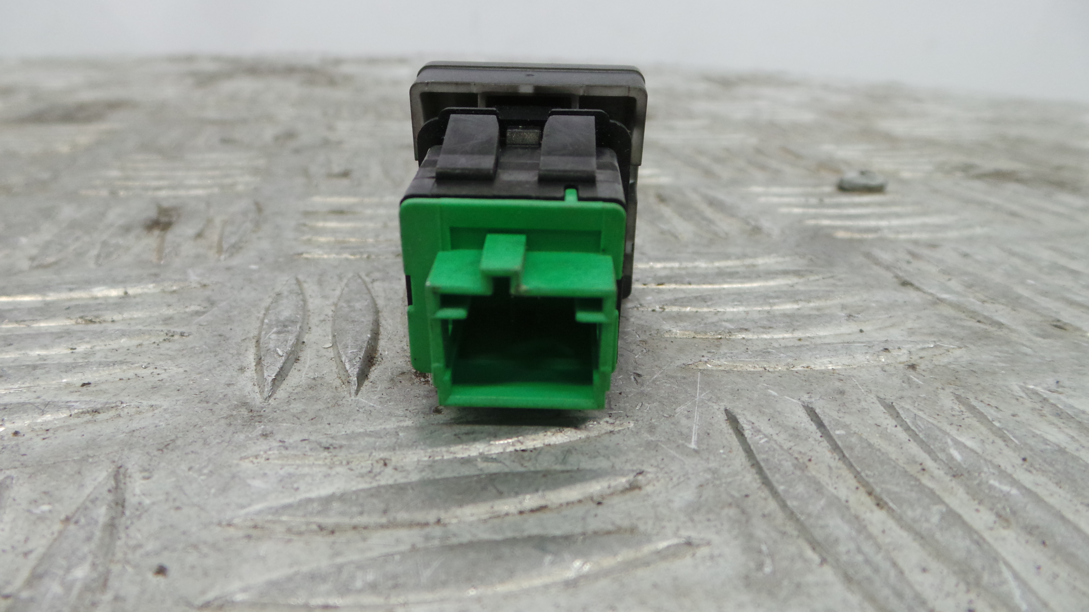 Botão de Bloqueio da Porta 96582880XT - PEUGEOT PARTNER Caixa/monovolume-36762837