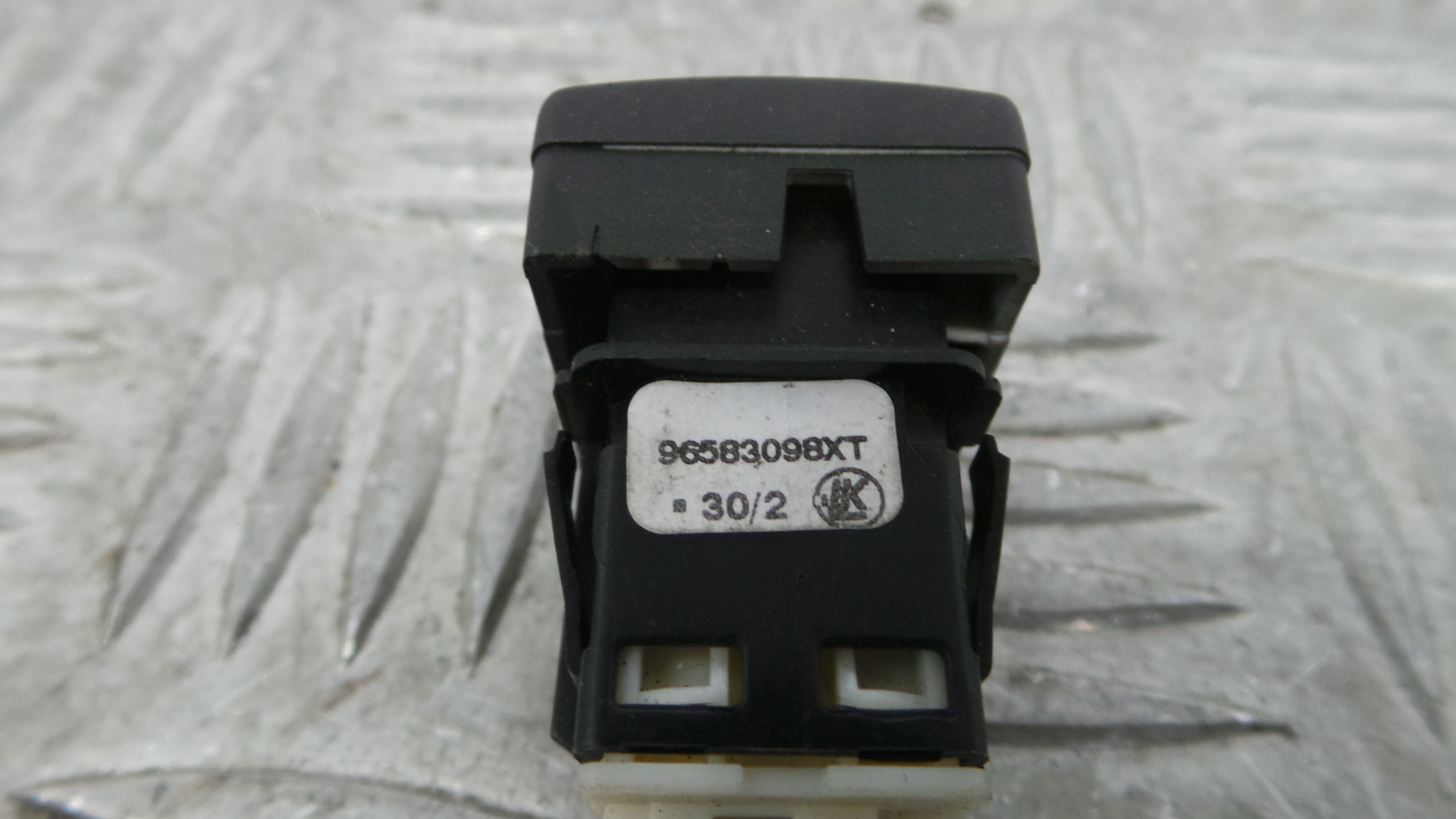 Botão de Bloqueio da Porta  96583098XT - PEUGEOT PARTNER Caixa/monovolume-36762840