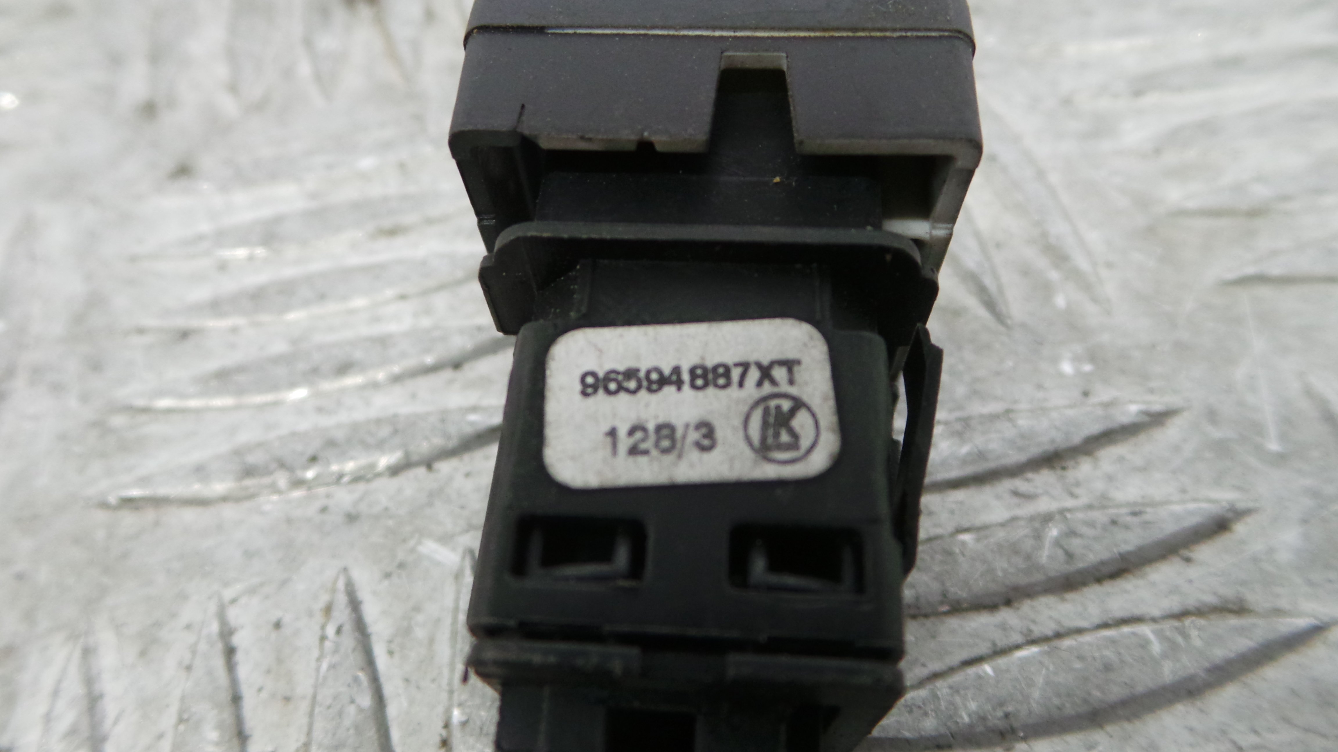 Interruptor / Comando Sensores Estacionamento 96594887XT - PEUGEOT PARTNER Caixa/monovolume-36762973