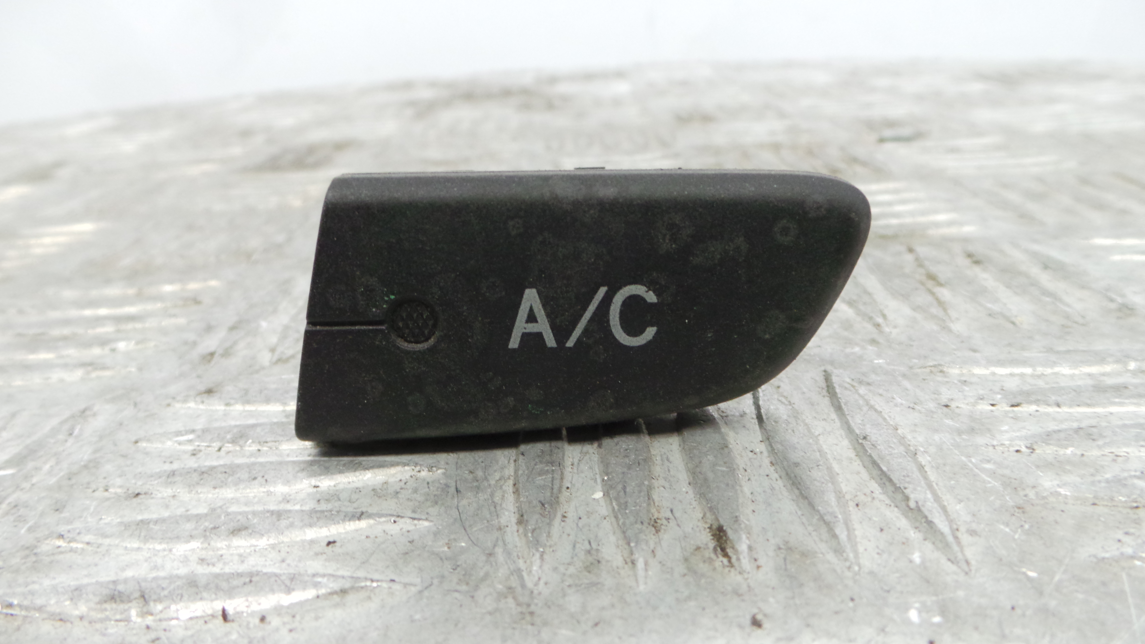 Interruptor Do Ar Condicionado 84660A-0H010 - CITROËN C1 (PM_, PN_)-36763000