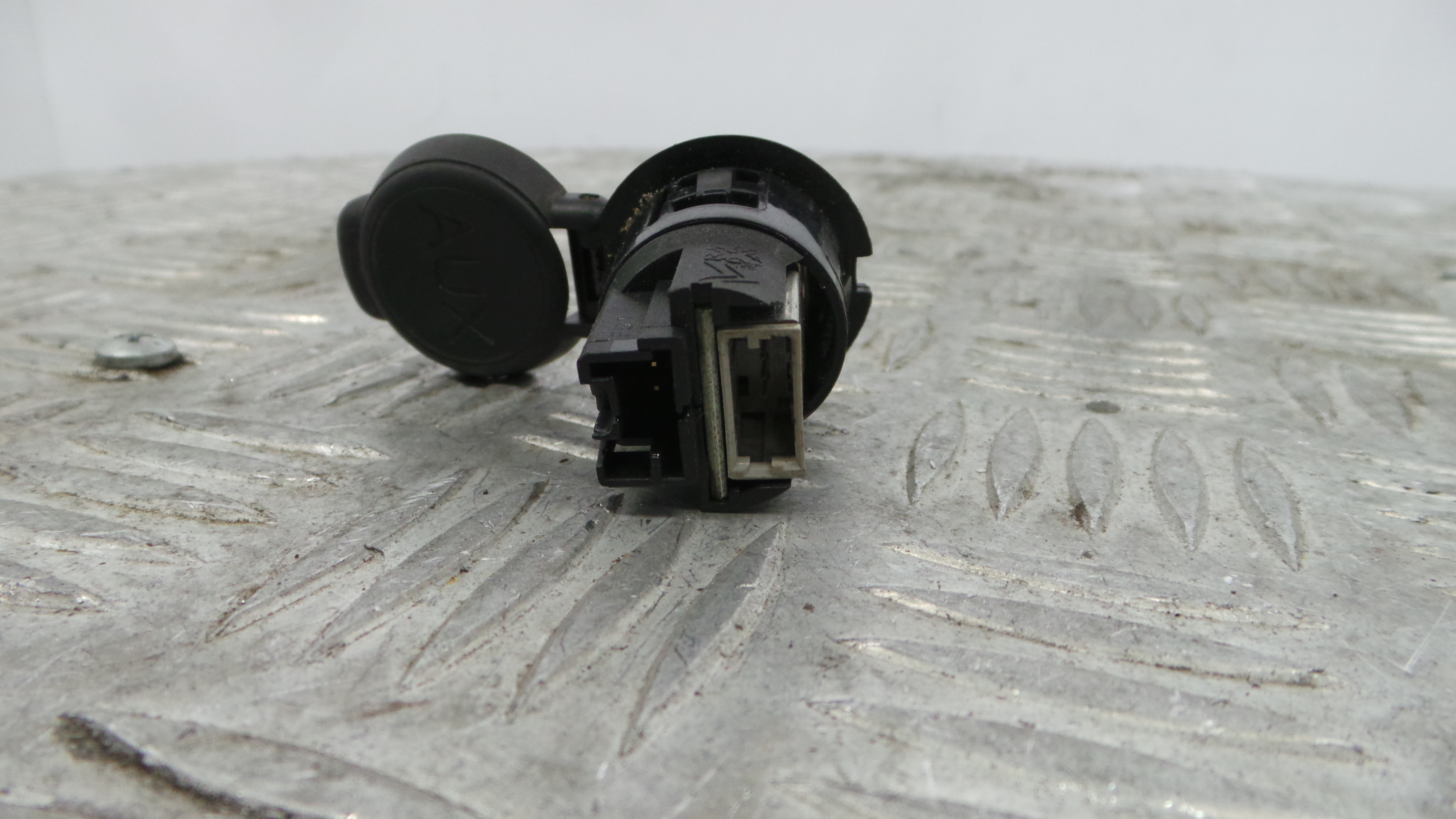 Acessórios para auto rádios 96645227XT - CITROËN C3 II (SC_)-36763049